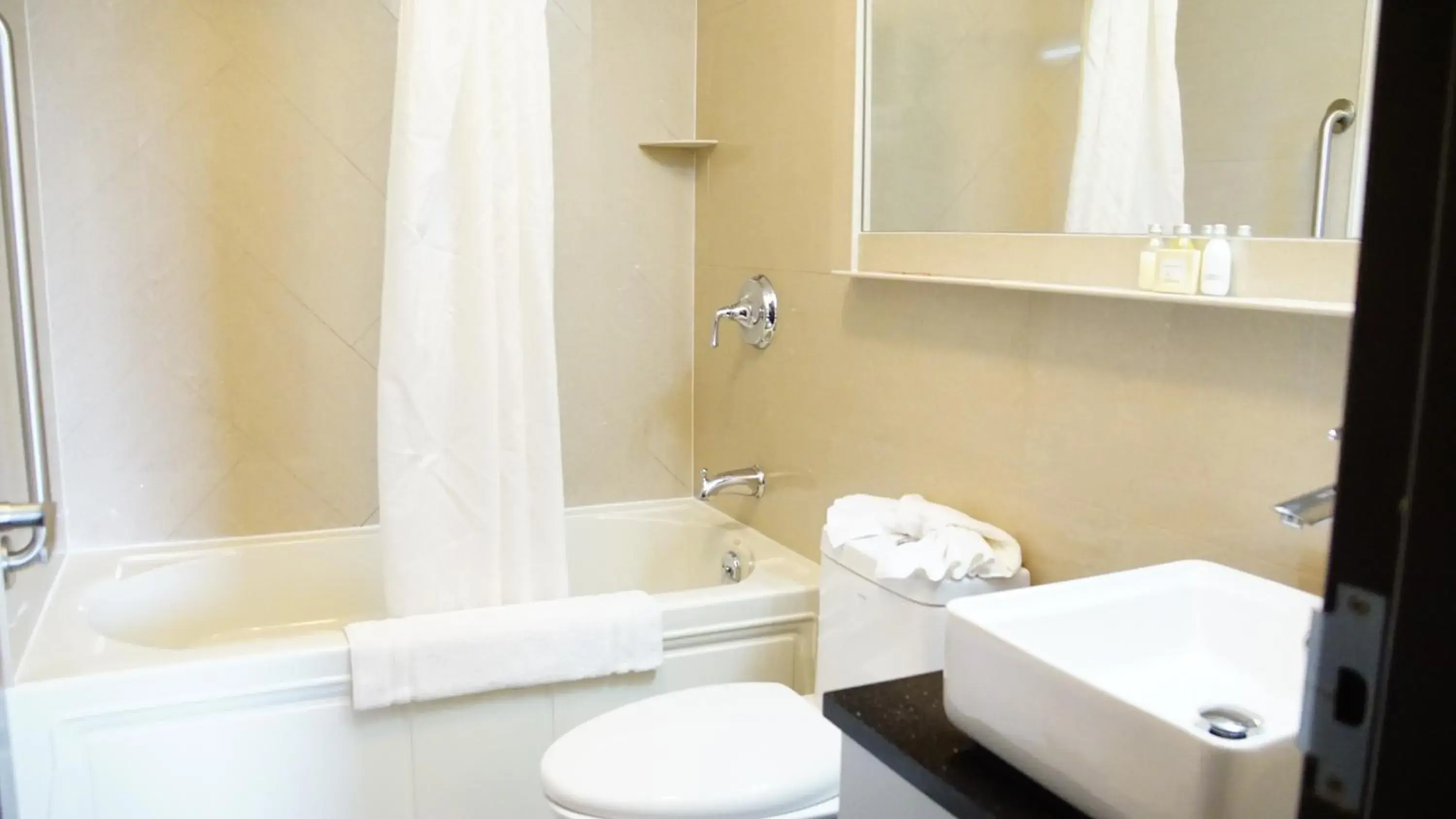 Bathroom in Nesva Hotel - New York City Vista