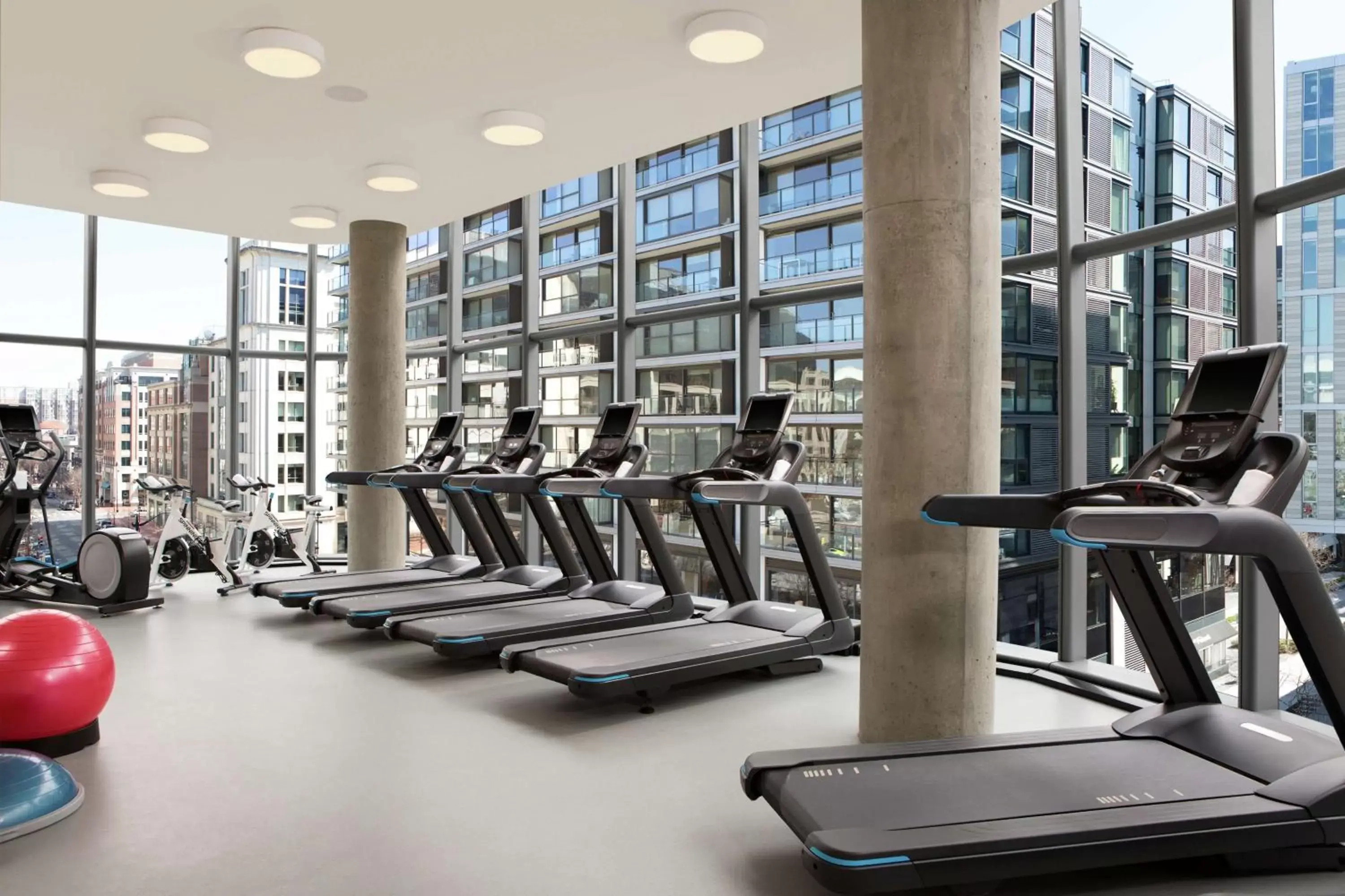 Fitness centre/facilities, Fitness Center/Facilities in Conrad Washington DC