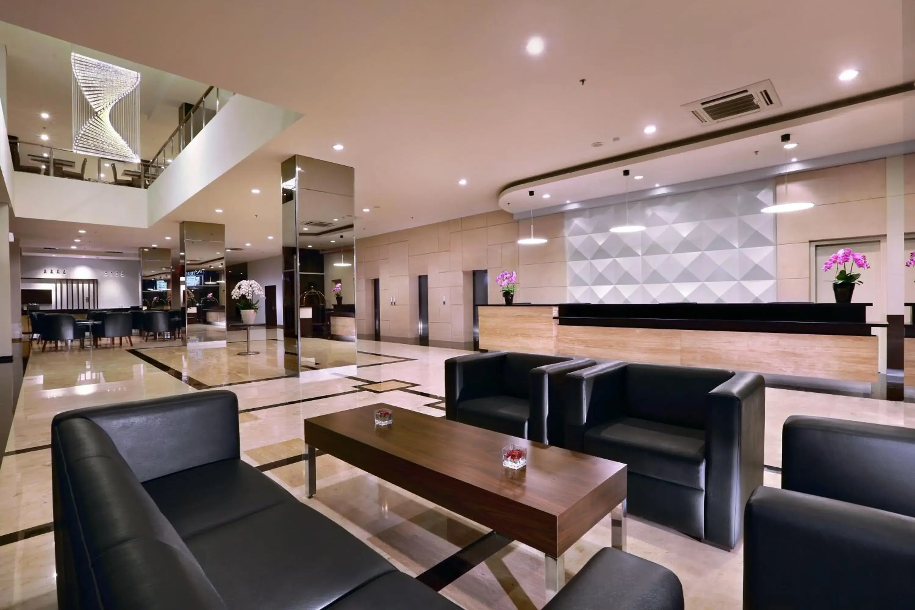 Communal lounge/ TV room, Lounge/Bar in ASTON Imperial Bekasi Hotel & Conference Center