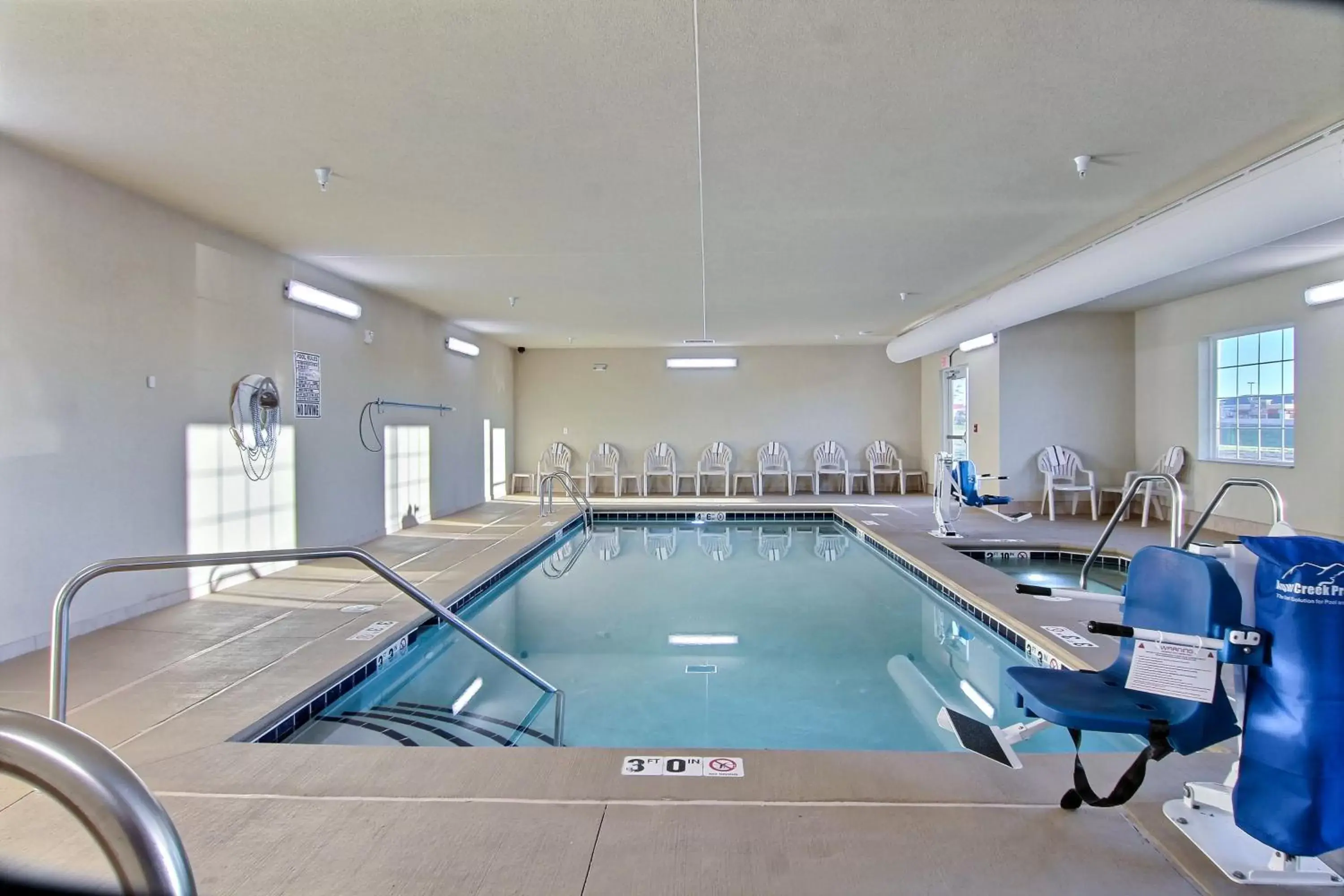 Swimming Pool in Cobblestone Hotel & Suites - McCook