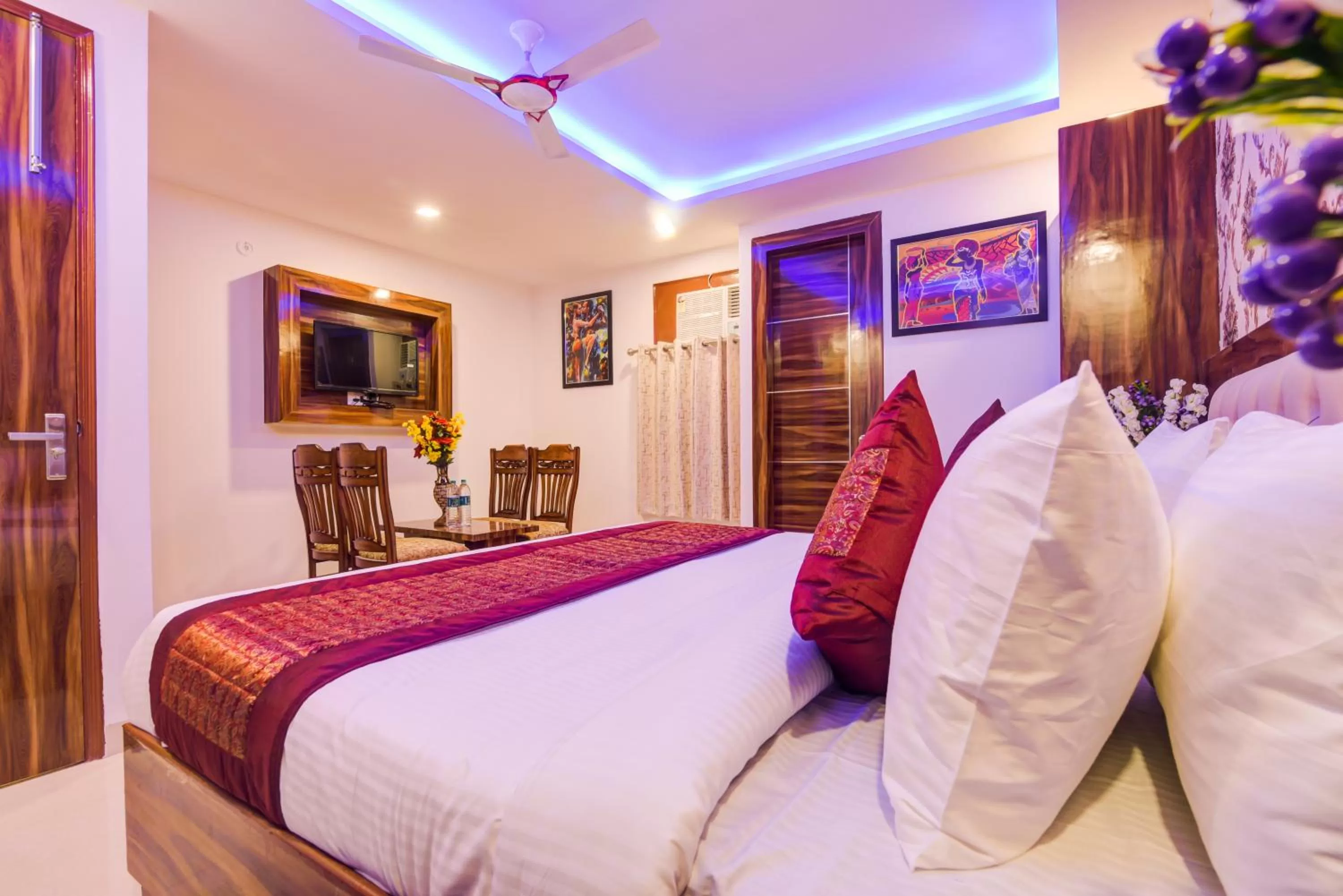 Bed in Hotel Festival Mahipalpur At Delhi Airport