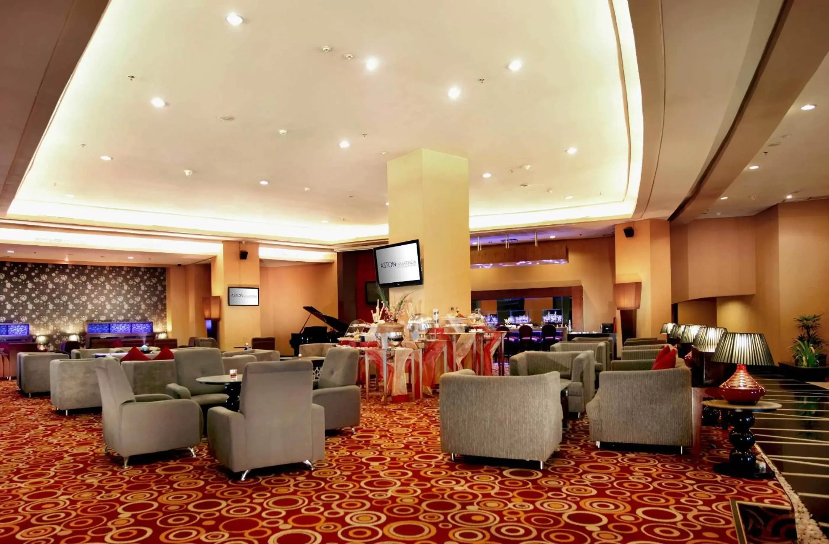 Lounge or bar, Restaurant/Places to Eat in ASTON Samarinda Hotel and Convention Center