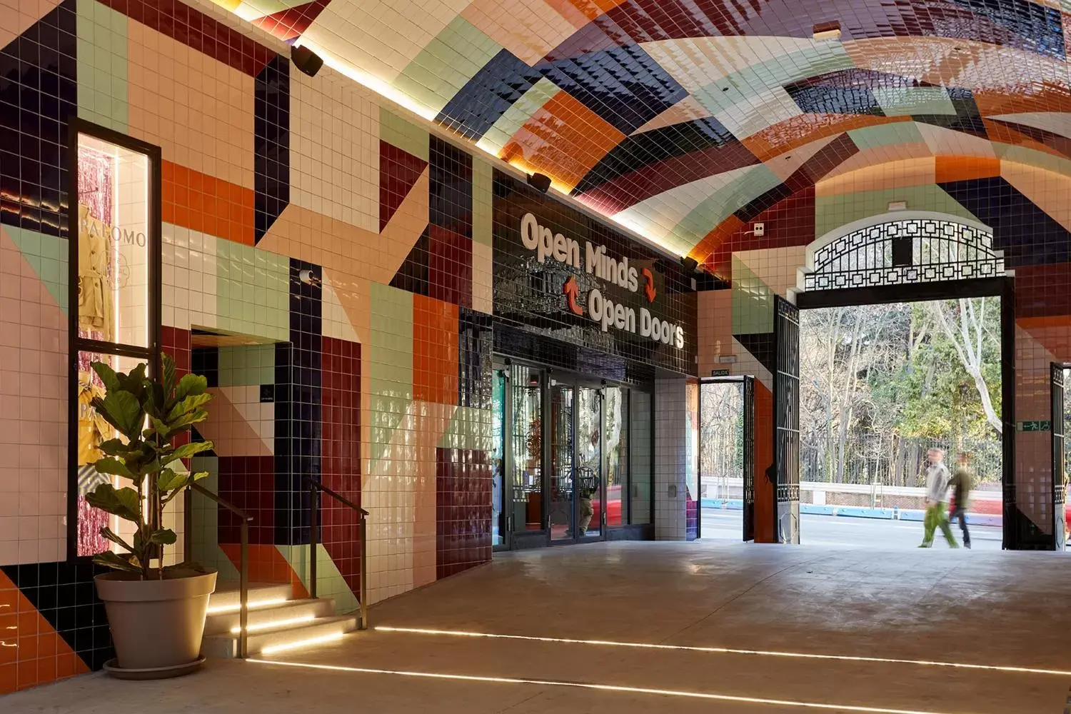Facade/entrance in The Social Hub Madrid Facade/entrance in The Social Hub Madrid