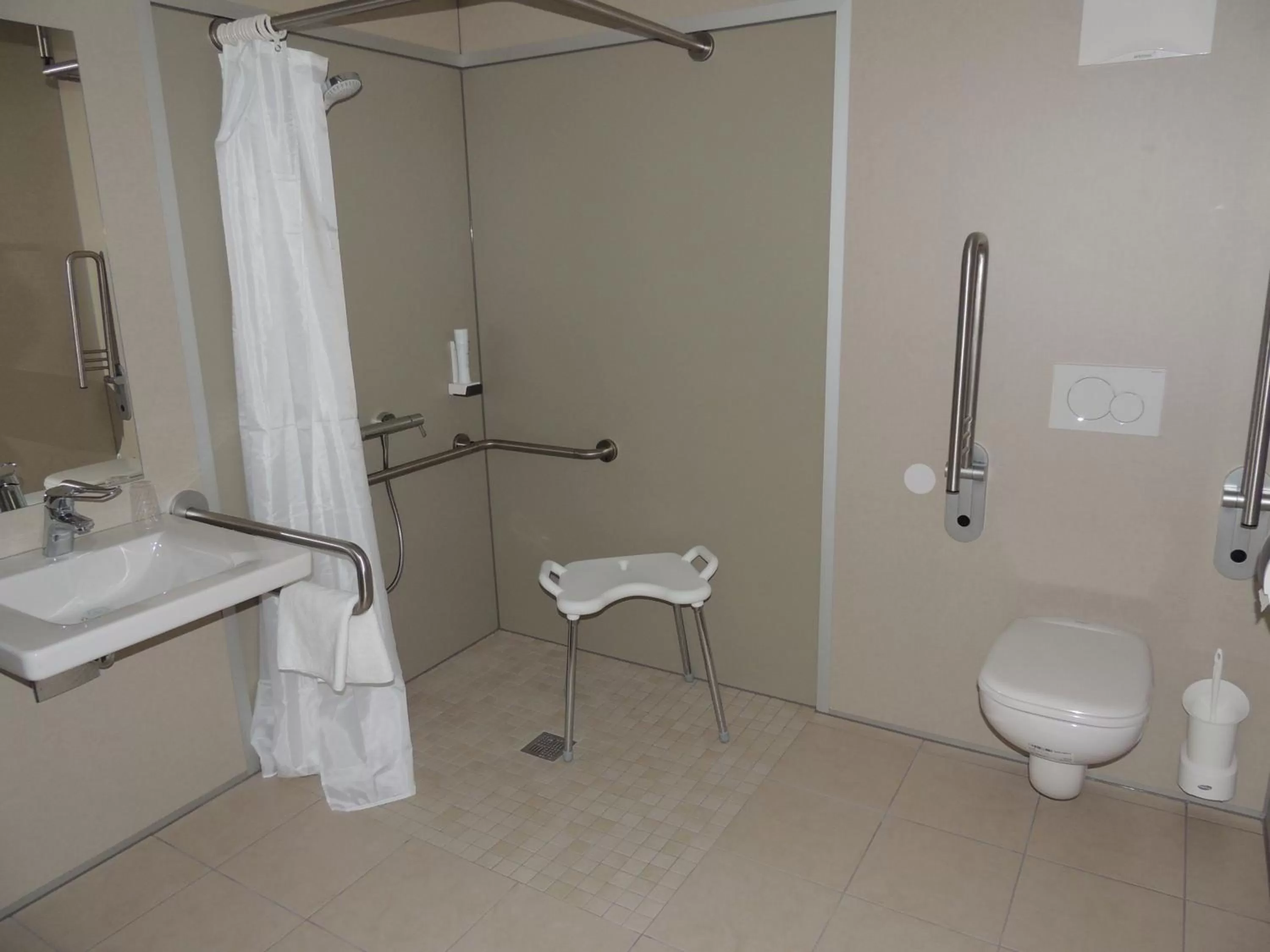 Decorative detail in AVIA Motel Bisamberg