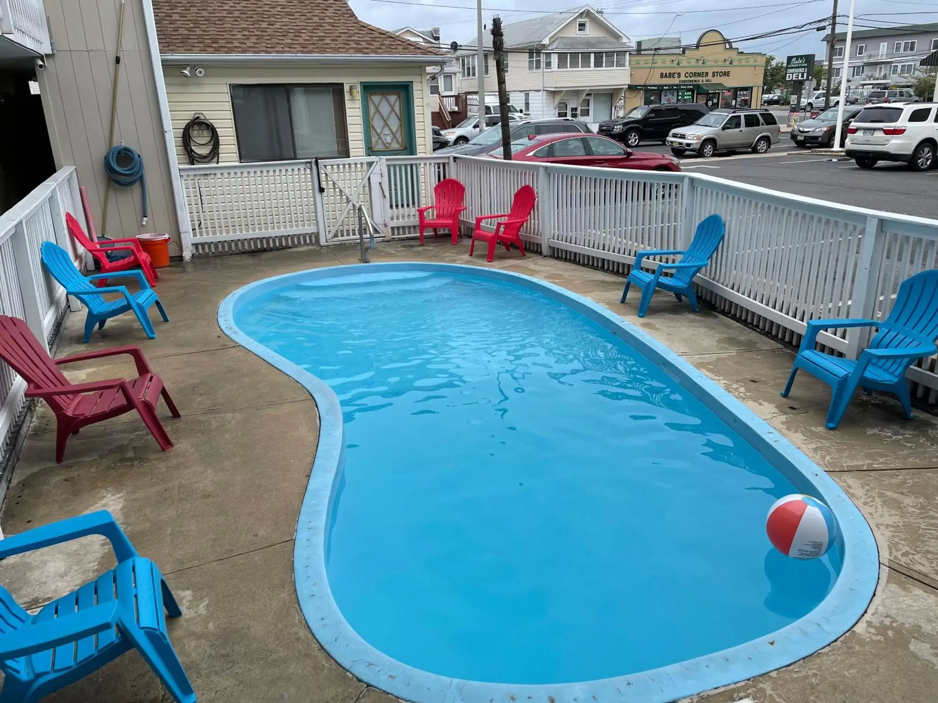 Swimming Pool in Sea Palace Motel