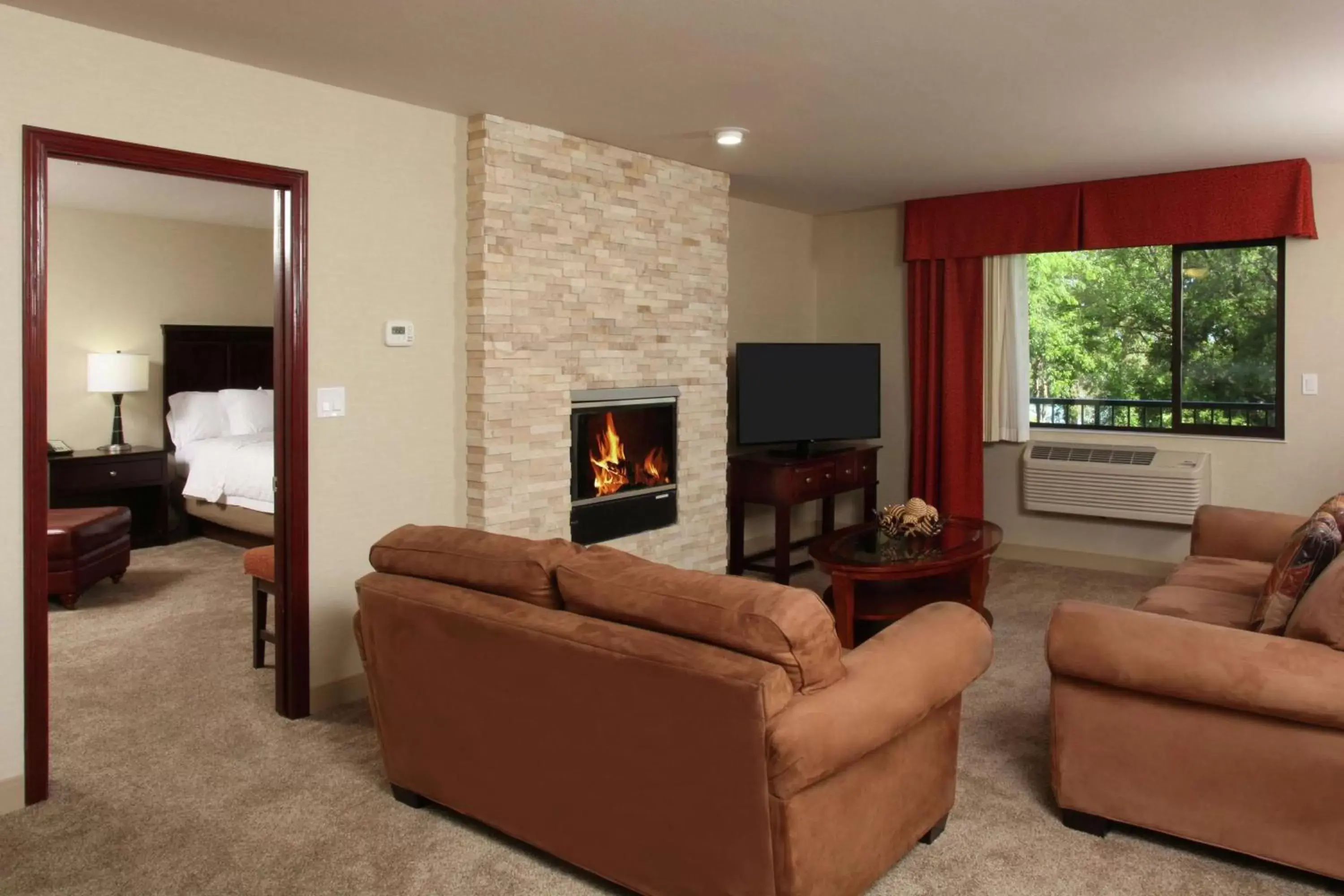 Bedroom, Seating Area in Hampton Inn Richland-Tri Cities