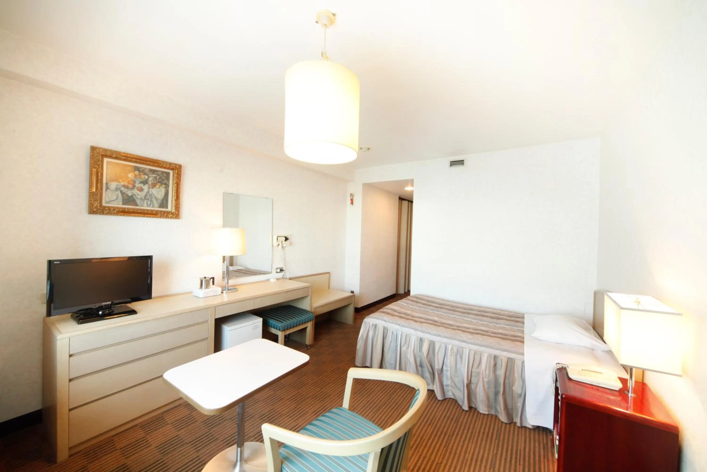 Photo of the whole room in Narita Airport Rest House