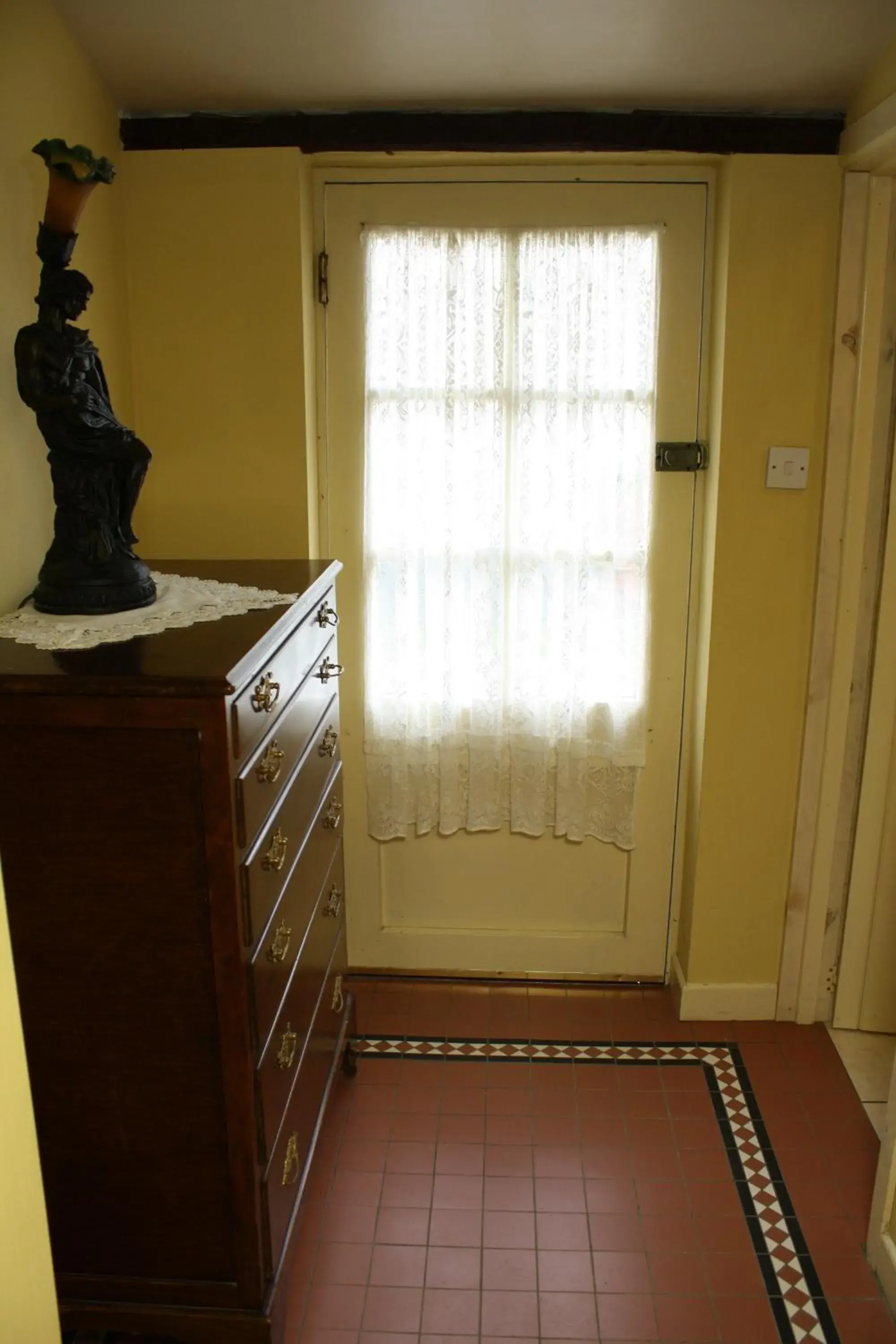 Kitchen/Kitchenette in Woodhill House