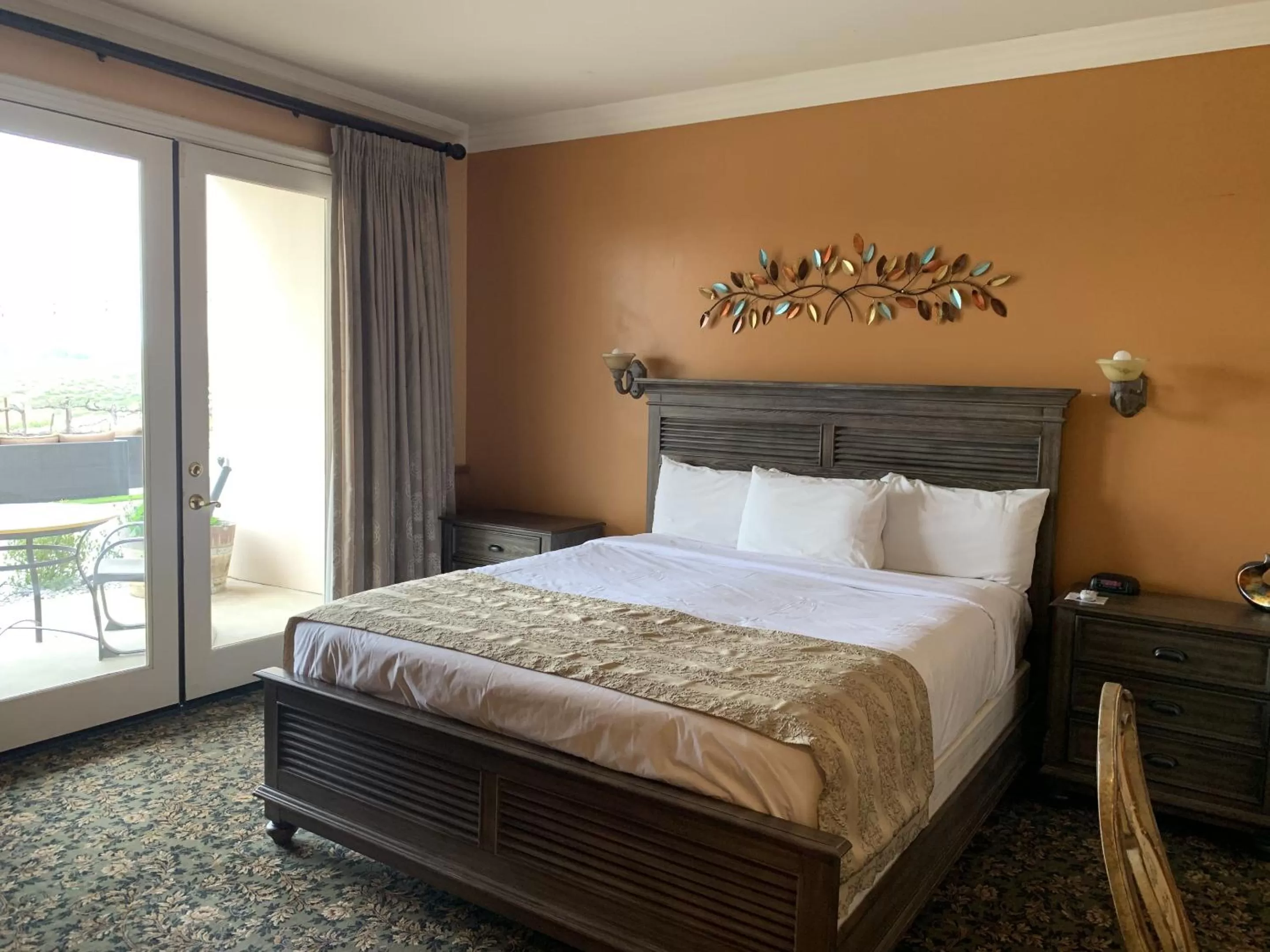 Standard King Room in Churon Inn Winery