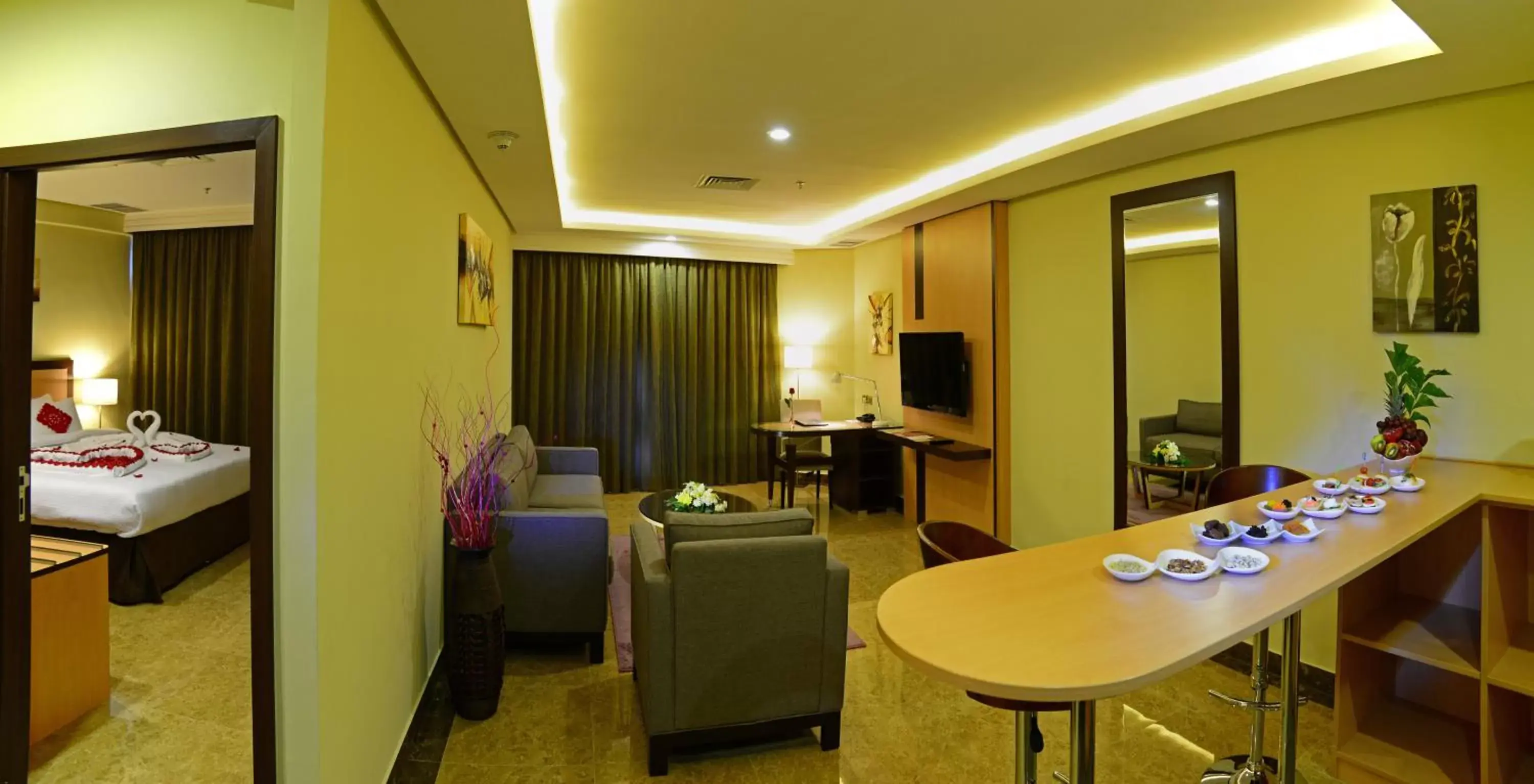 Living room, Dining Area in Best Western Plus Mahboula