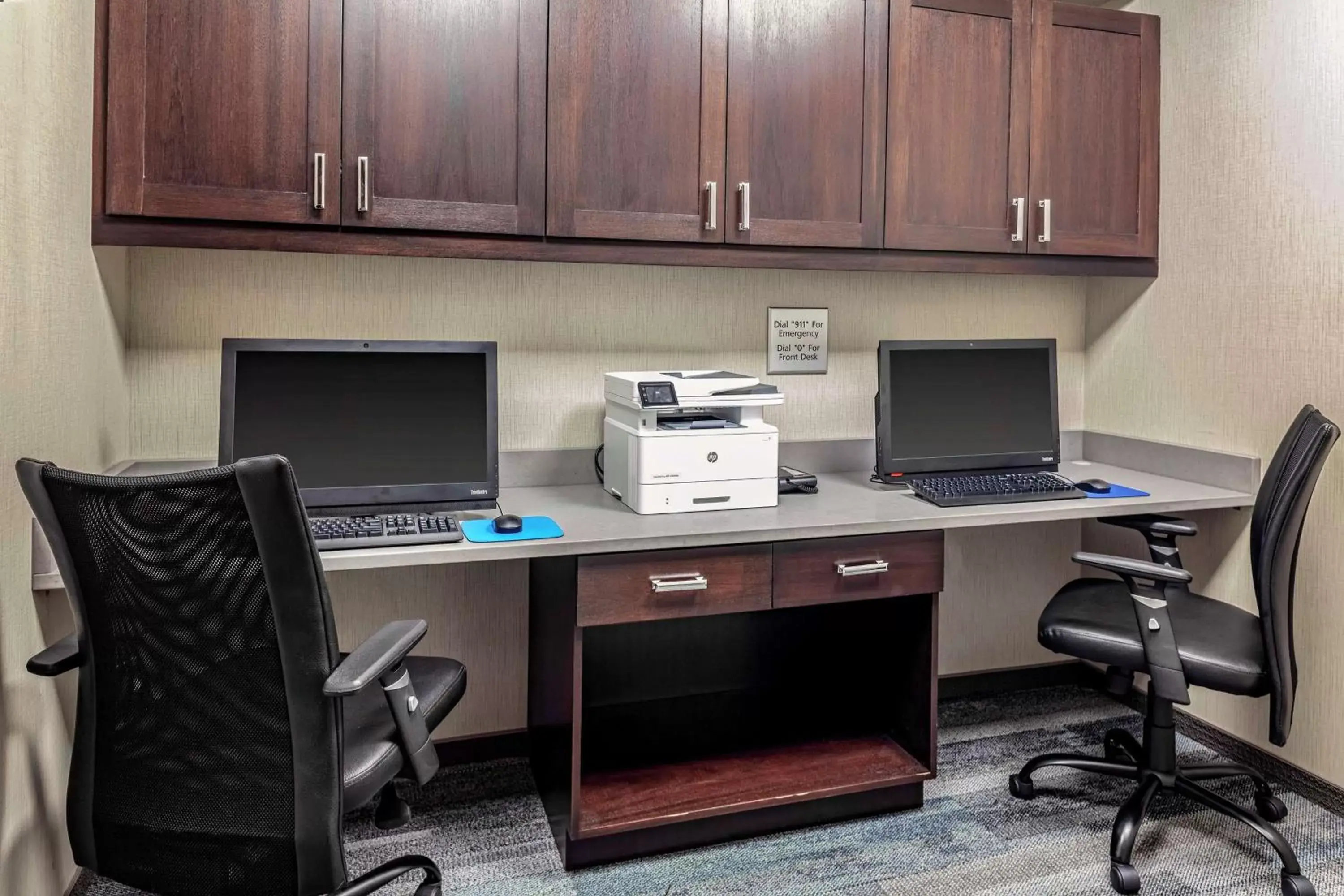 Business facilities, Business Area/Conference Room in Hampton Inn Cranbury