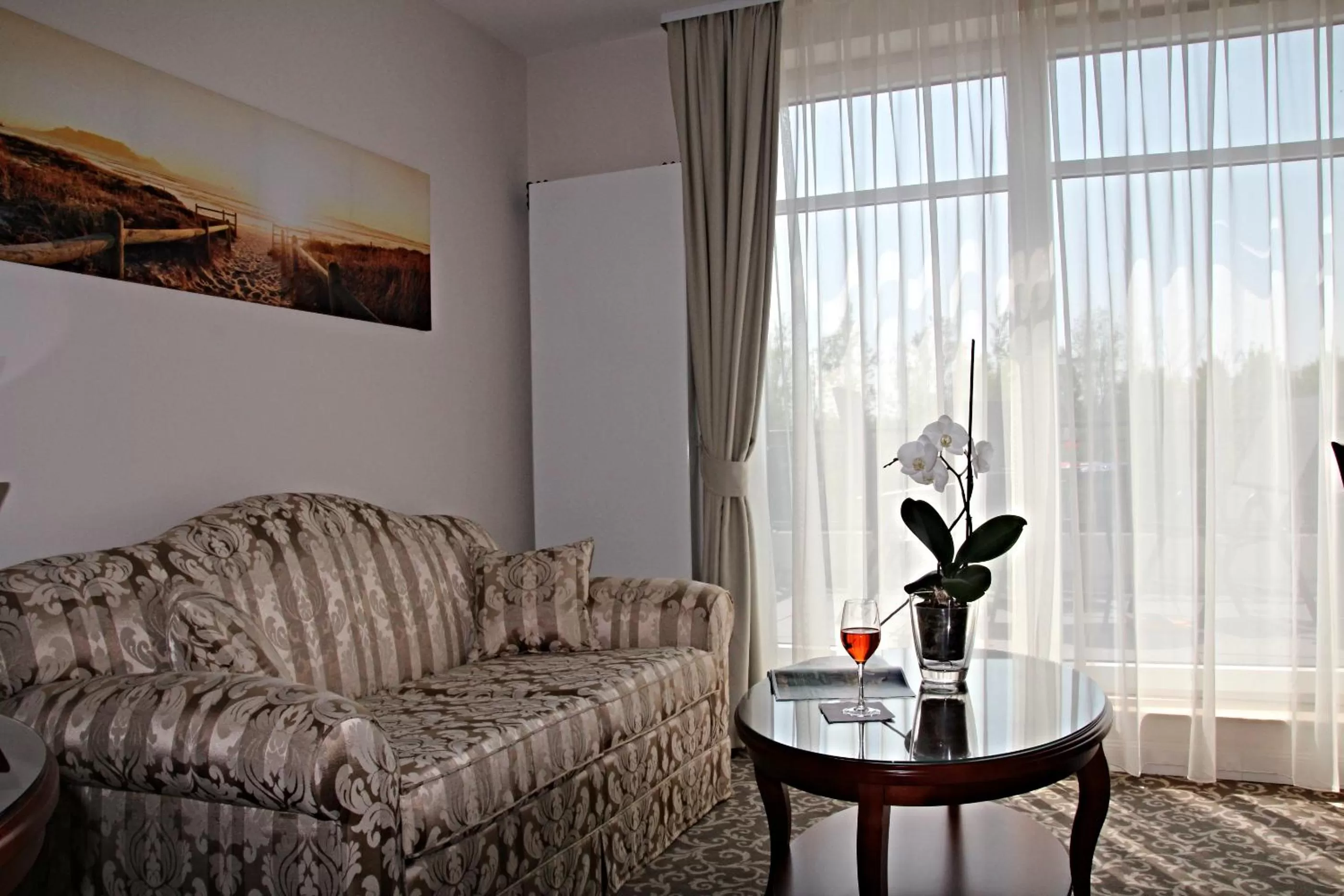 Seating area in Avalon Hotel Bellevue