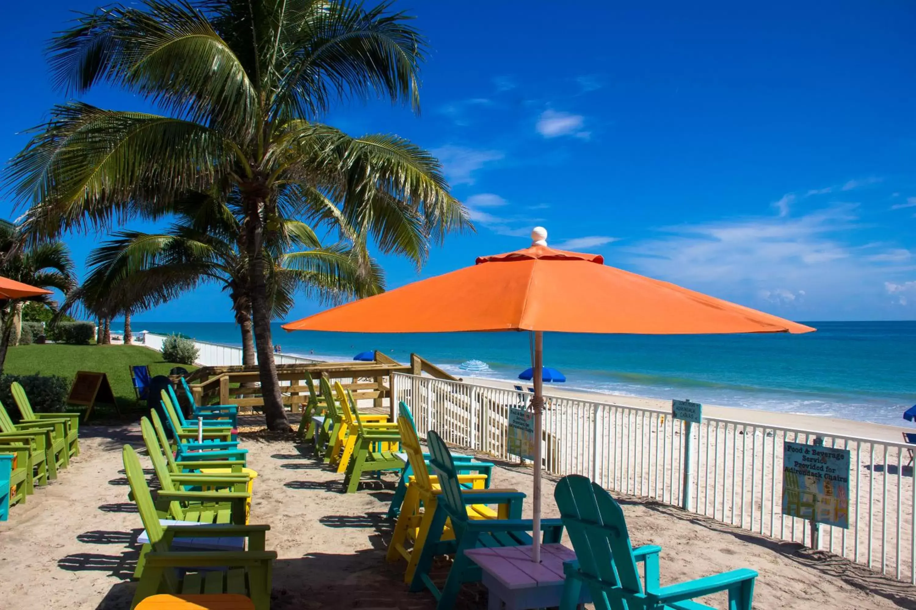 Restaurant/places to eat, Beach in Ocean Breeze Inn Vero Beach