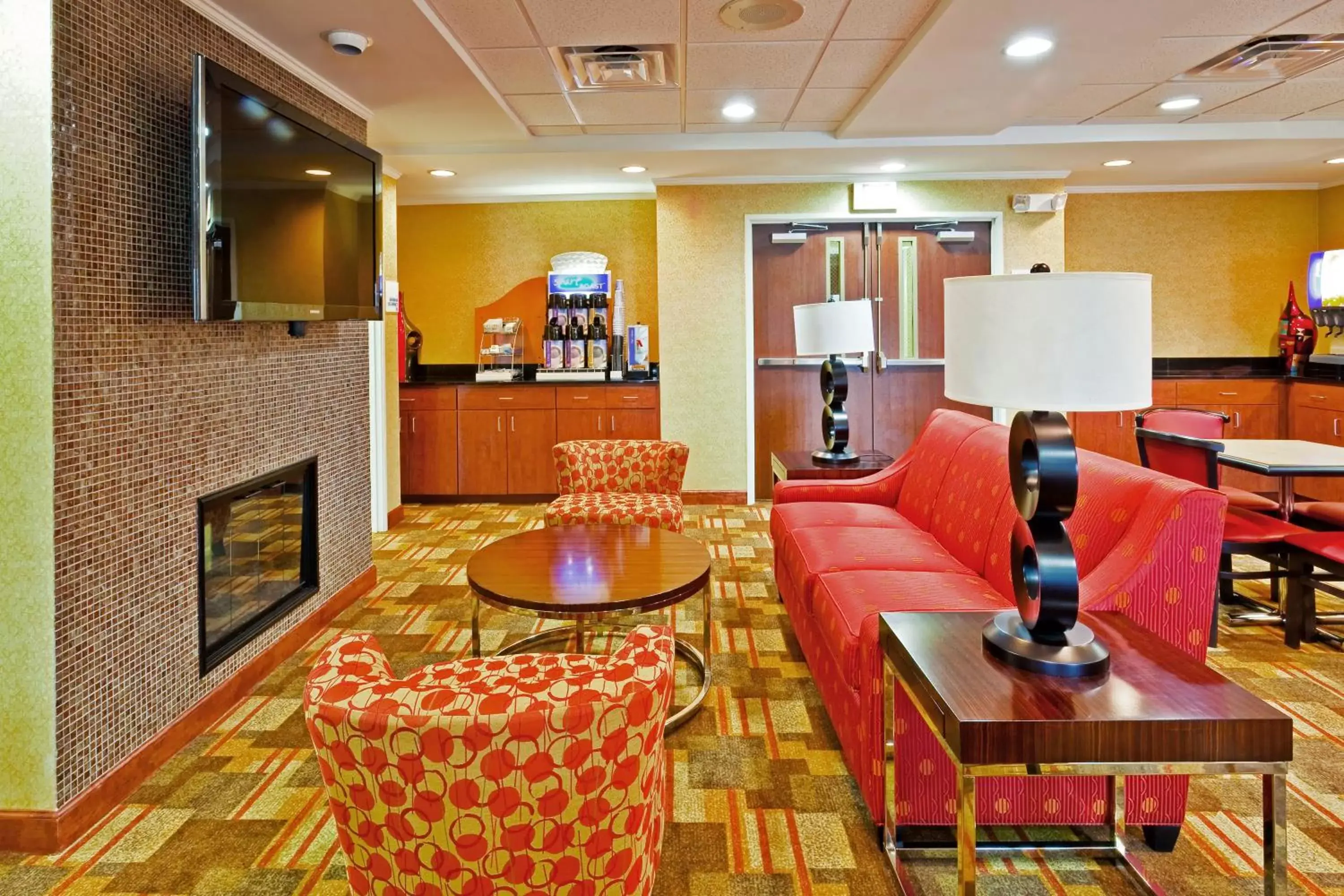 Property building in Holiday Inn Express Hotel & Suites Memphis/Germantown, an IHG Hotel