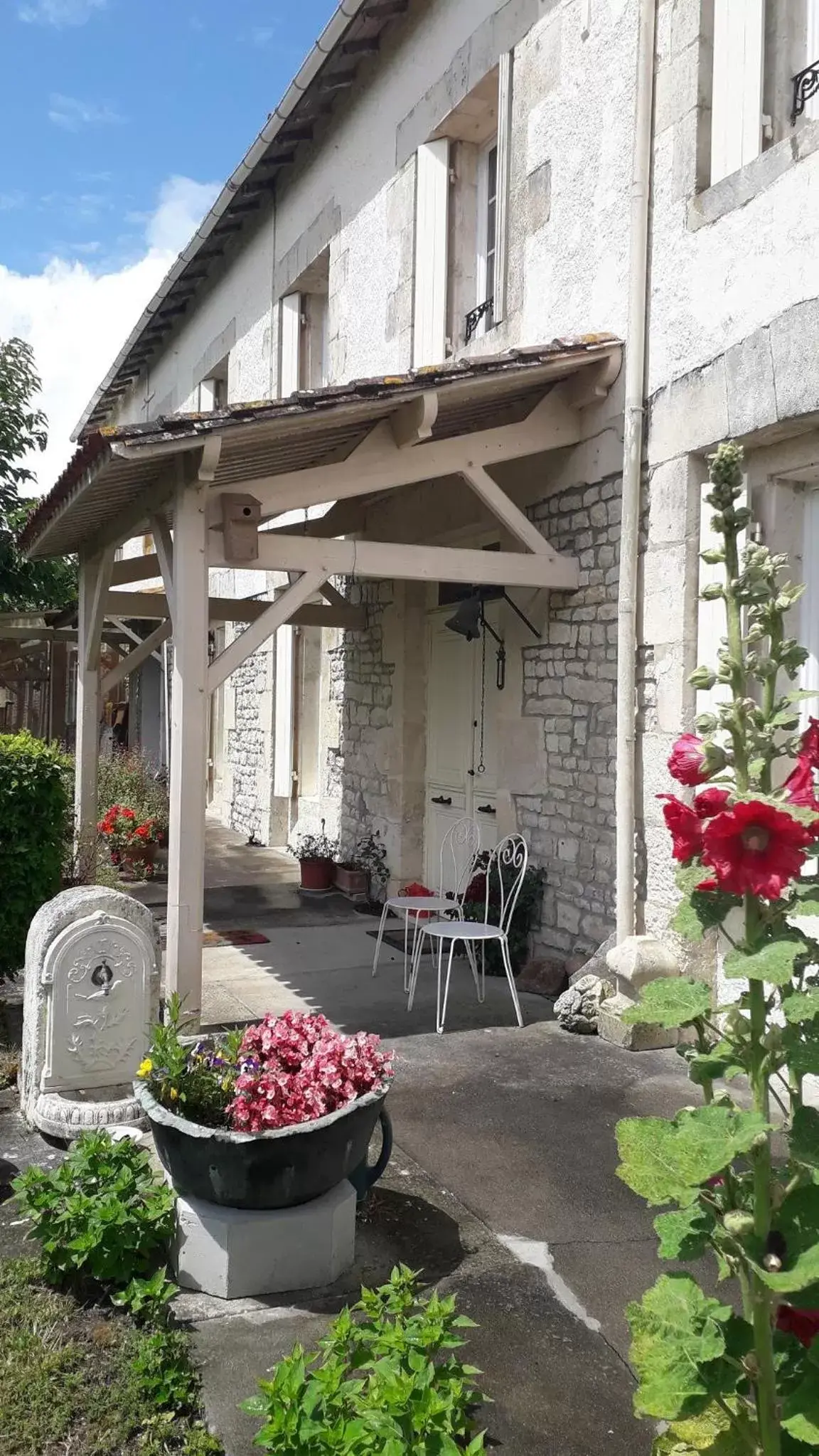 Facade/entrance, Property Building in Domaine de Pelouaille - chambre d'hôtes