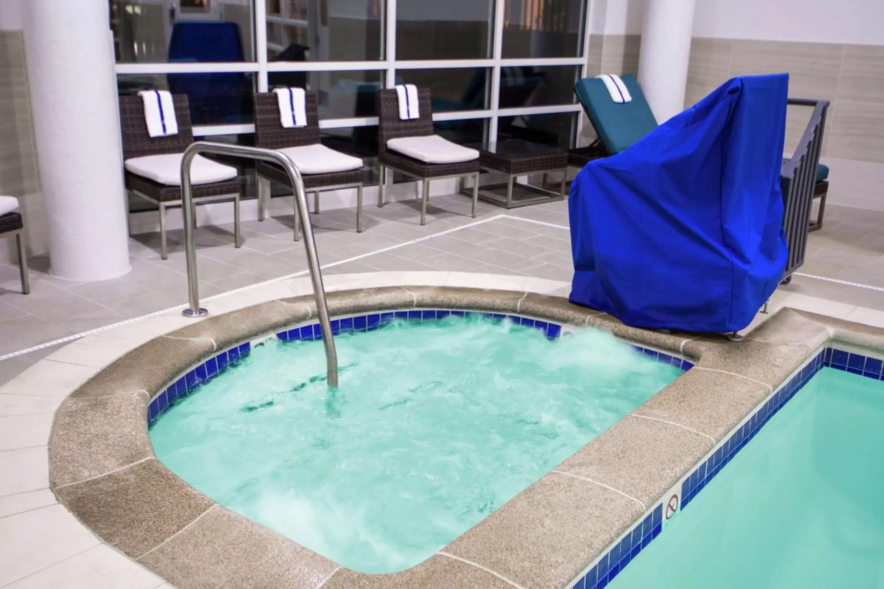 Sports, Swimming Pool in Hilton Garden Inn Independence