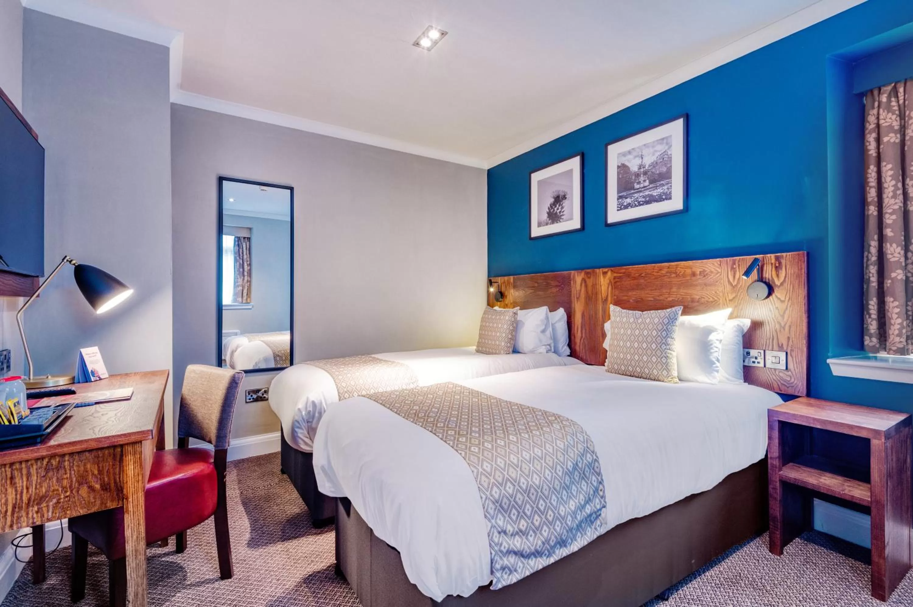 Bed in Toby Carvery Edinburgh West by Innkeeper's Collection