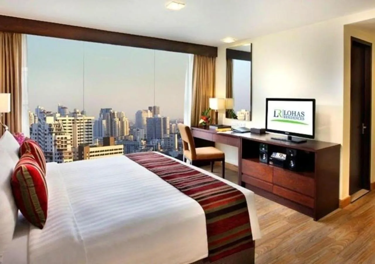 Bedroom, Bed in Lohas Residences Sukhumvit 2