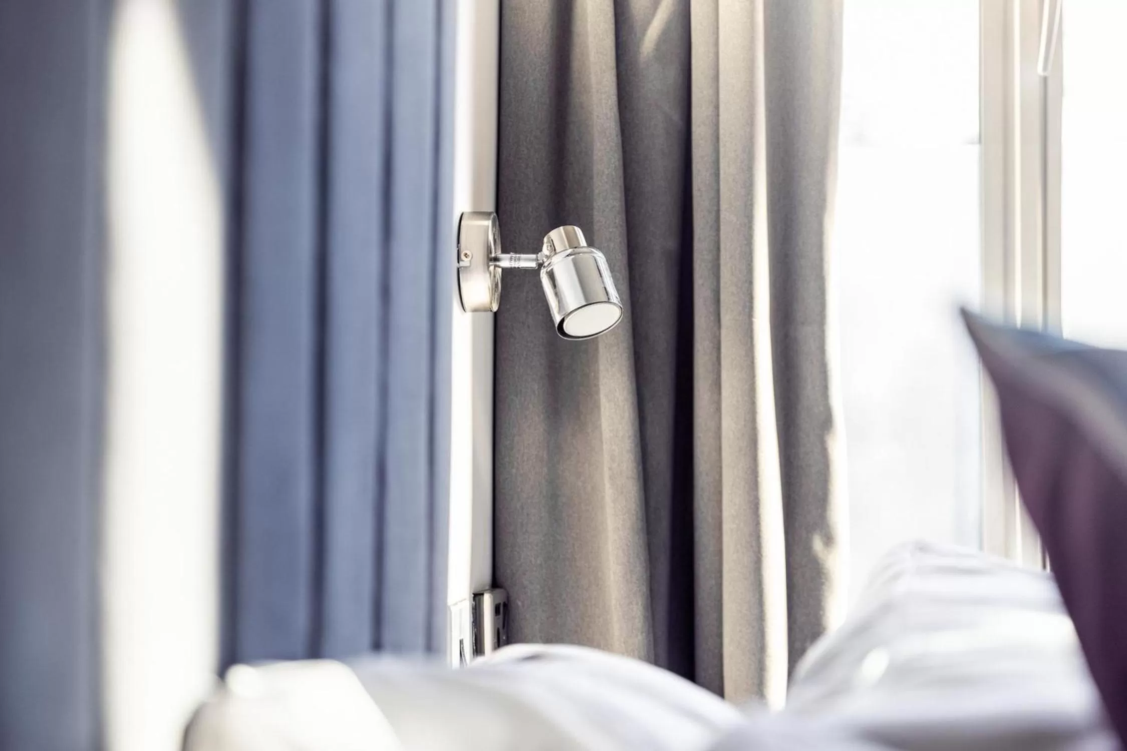 Bedroom, Bed in Cambridge House Hotel