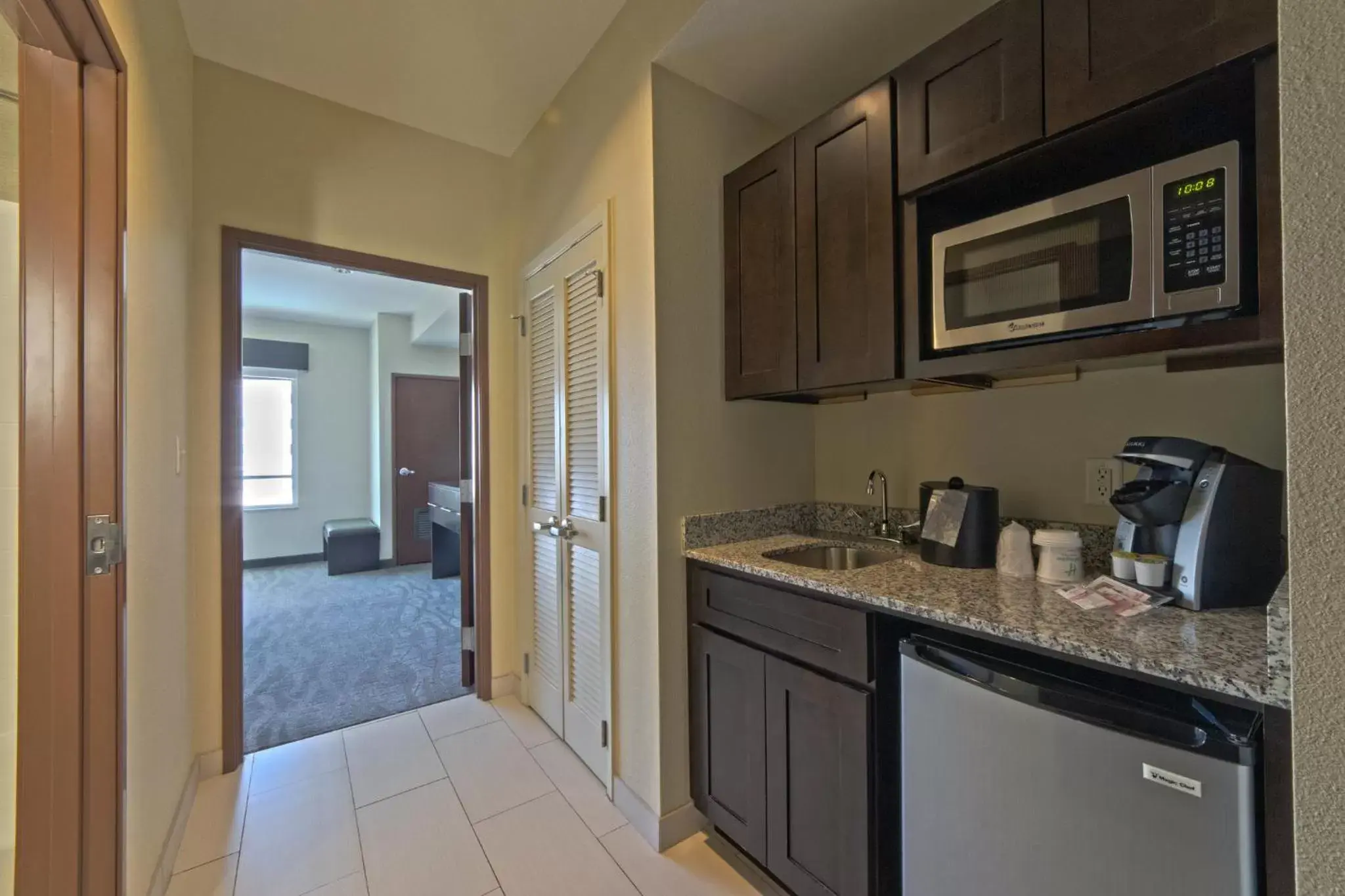 Photo of the whole room, Kitchen/Kitchenette in Holiday Inn Hotel & Suites Northwest San Antonio, an IHG Hotel