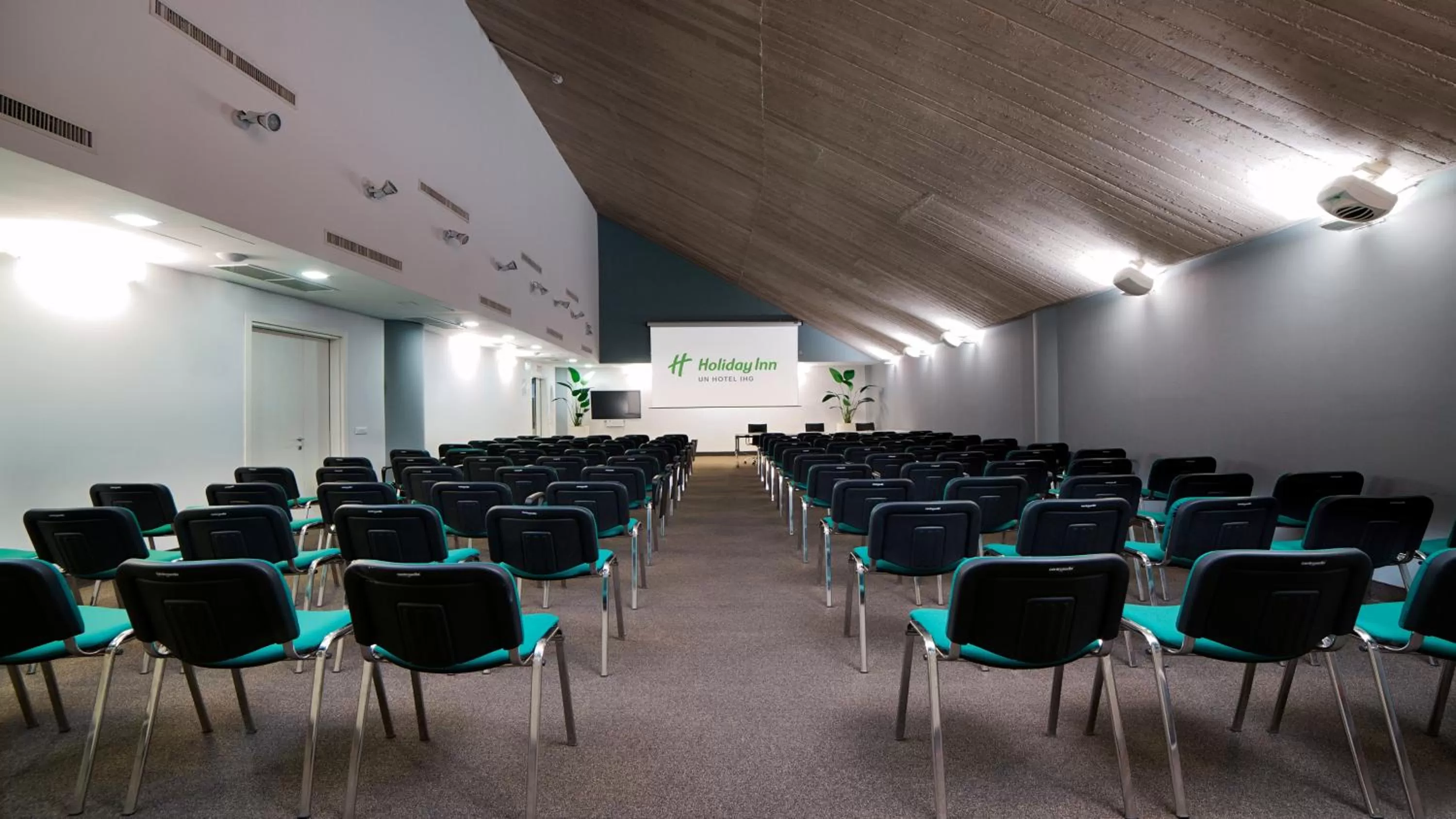 Meeting/conference room in Holiday Inn Nola - Naples Vulcano Buono, an IHG Hotel