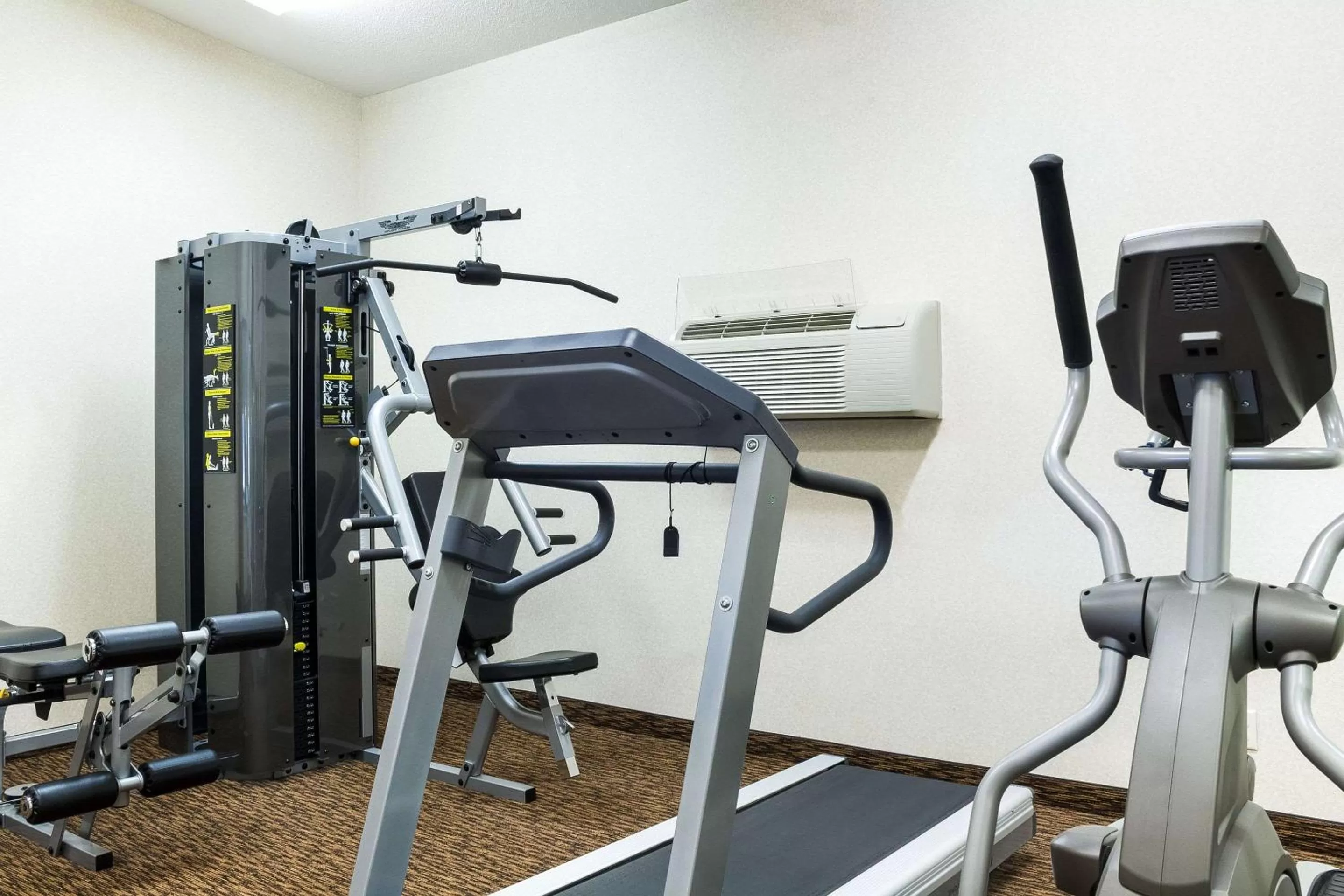 Fitness centre/facilities in Comfort Inn & Suites