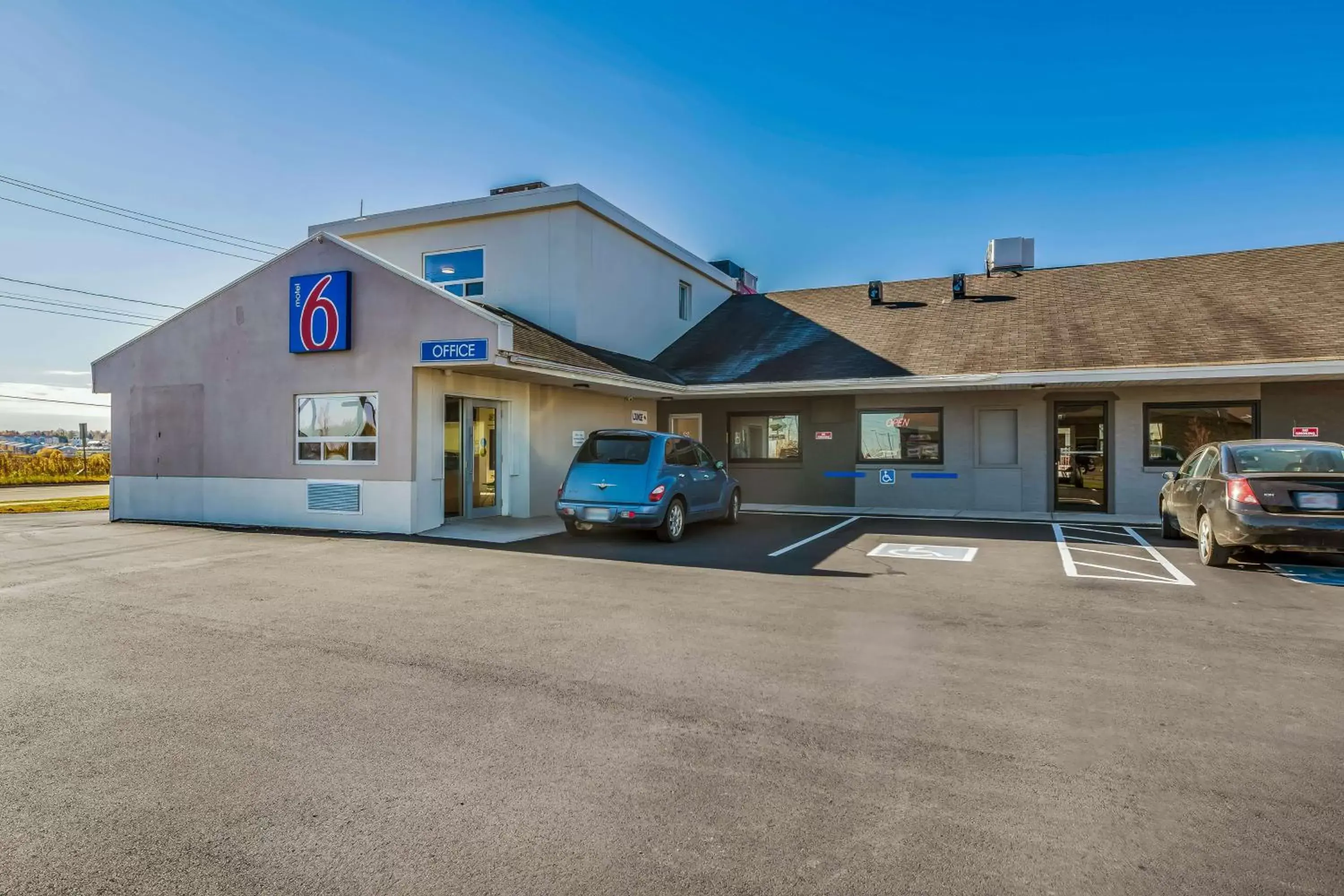 Property Building in Motel 6-Moncton, NB