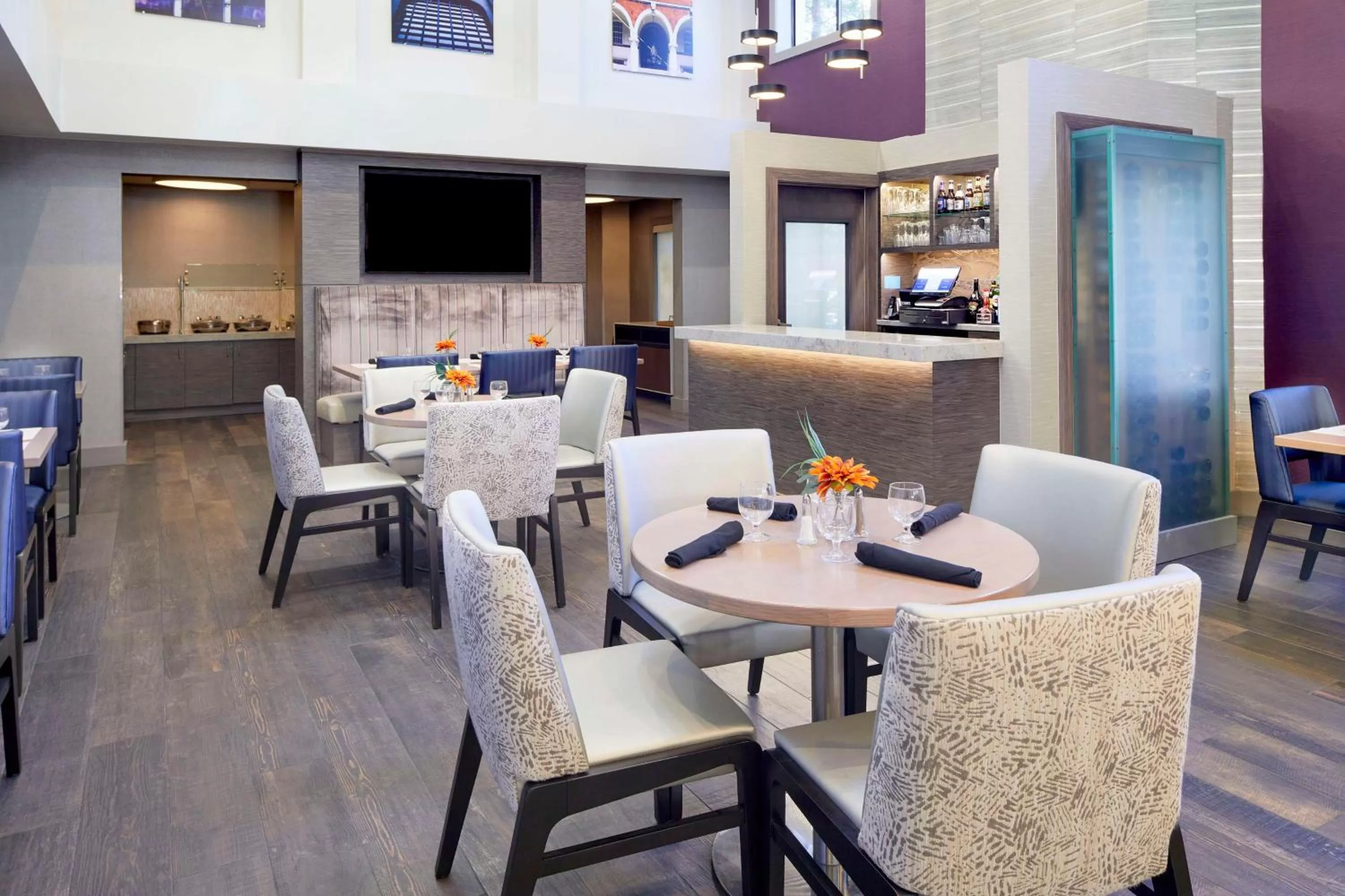 Restaurant/places to eat in DoubleTree by Hilton Atlanta Alpharetta-Windward