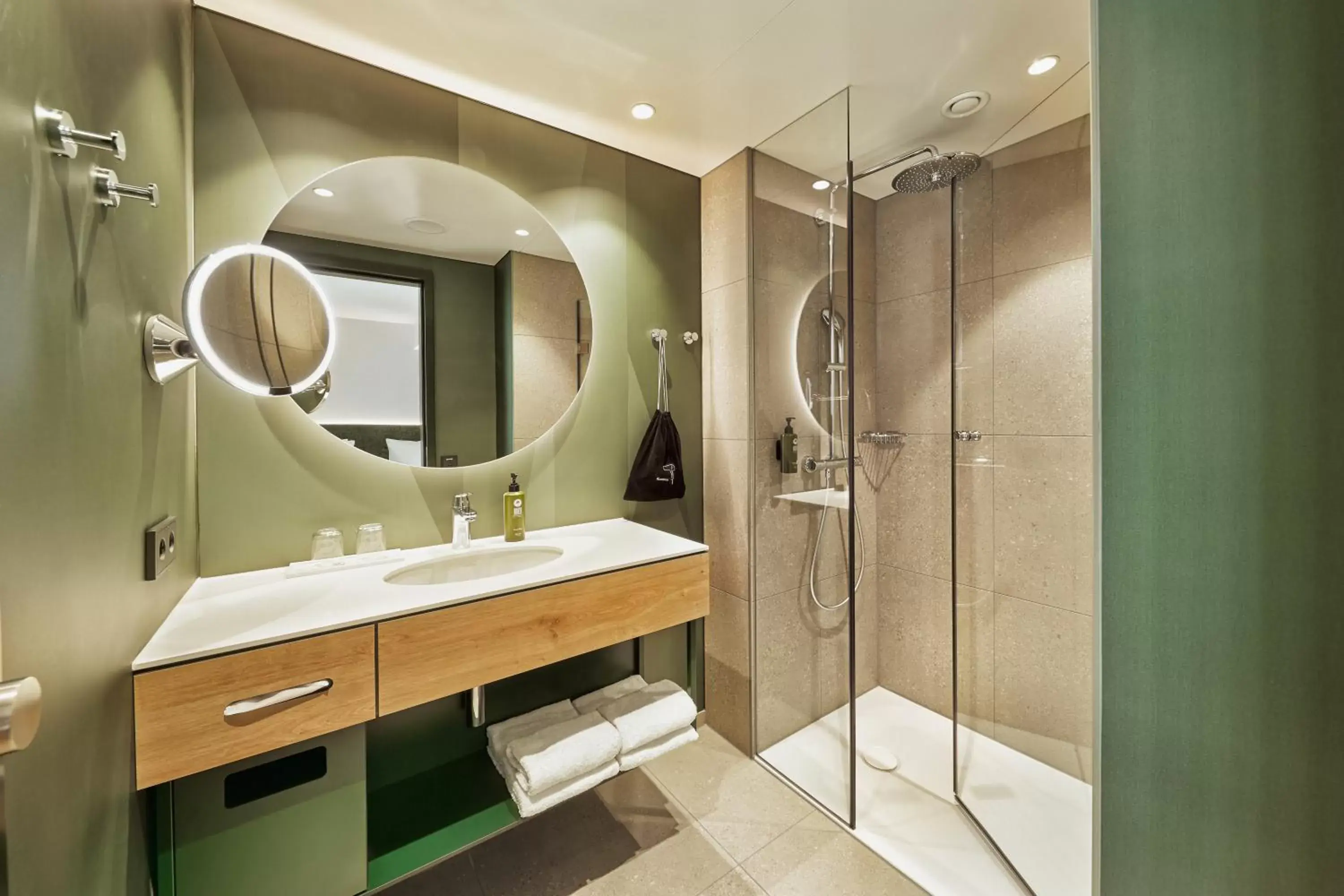 Superior Twin Room in H+ Hotel Frankfurt Eschborn Superior Twin Room in H+ Hotel Frankfurt Eschborn