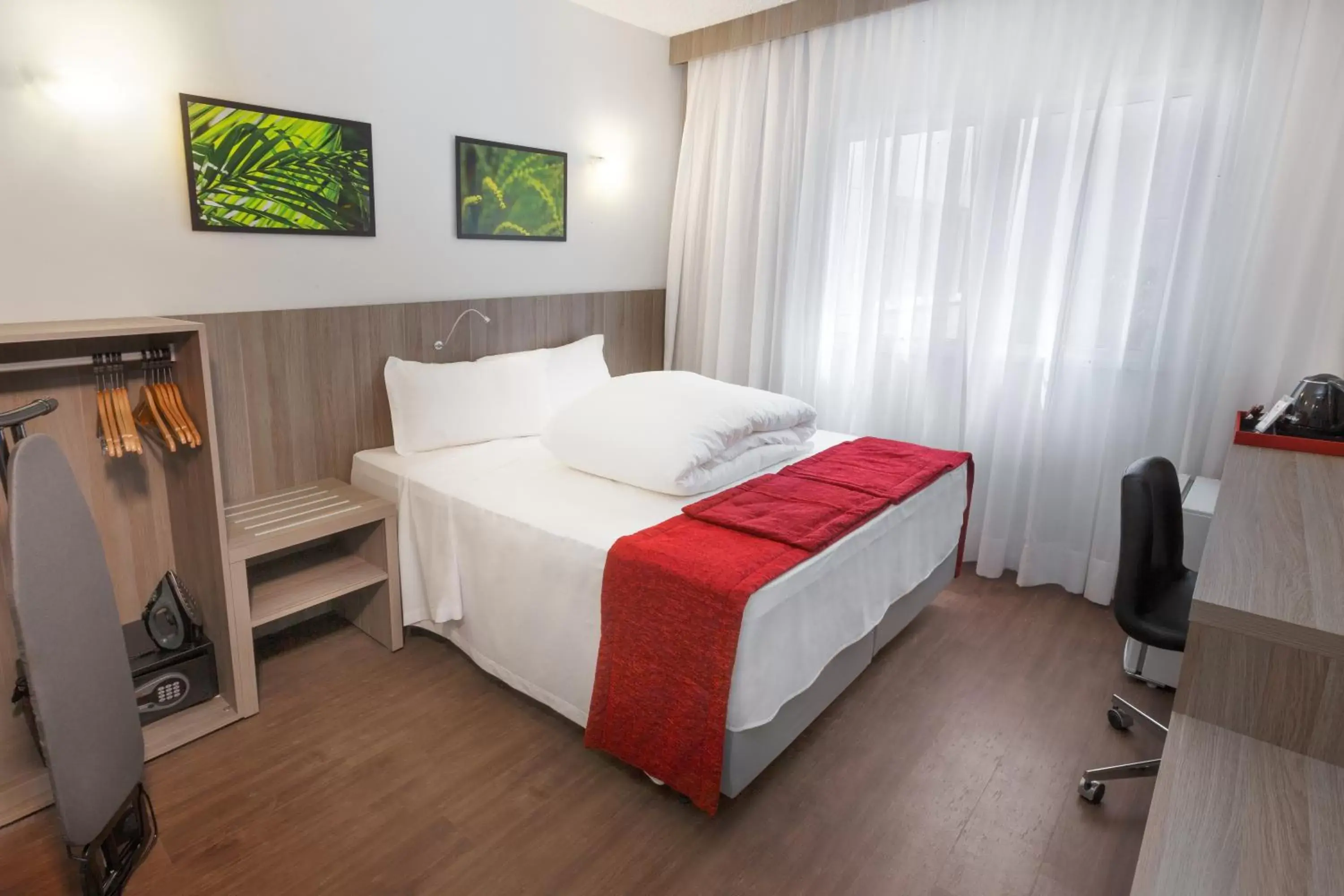 Photo of the whole room, Bed in Ramada by Wyndham Campinas Viracopos