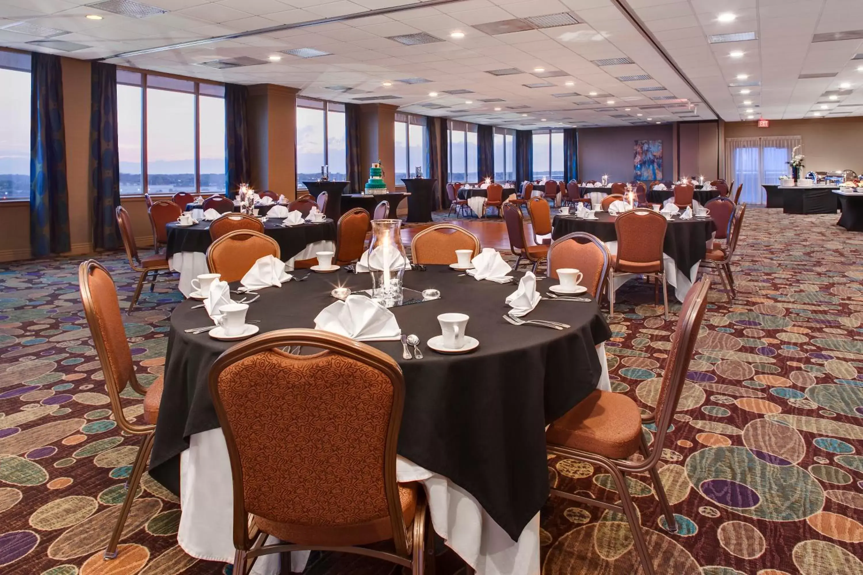 Banquet/Function facilities, Restaurant/Places to Eat in Holiday Inn Hotel & Suites Overland Park-West, an IHG Hotel