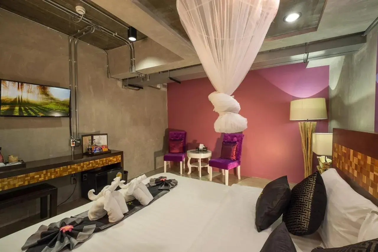 Bedroom in Thapae Loft Hotel (SHA Certified)