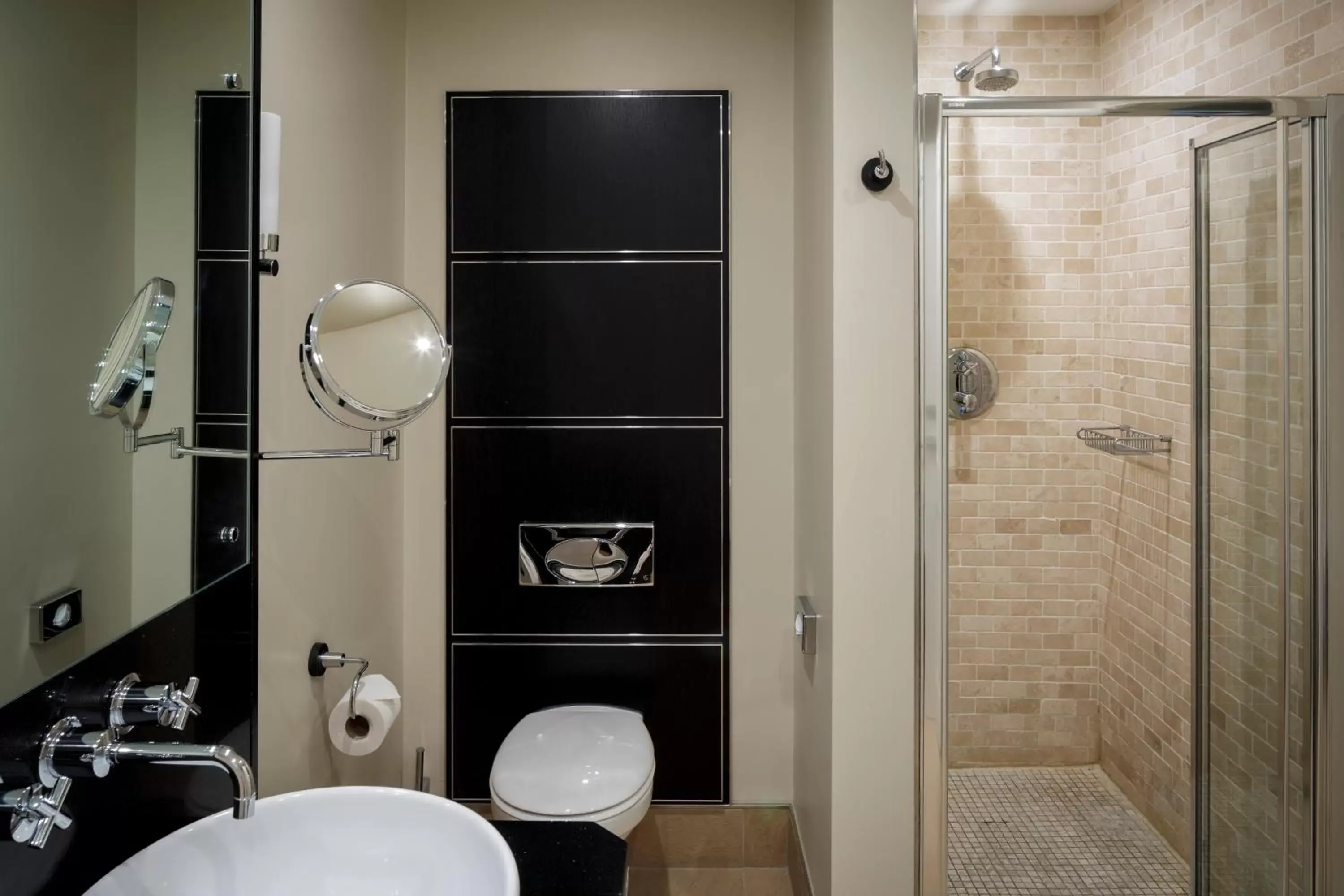 Bathroom in Bowood Hotel, Spa, and Golf Resort