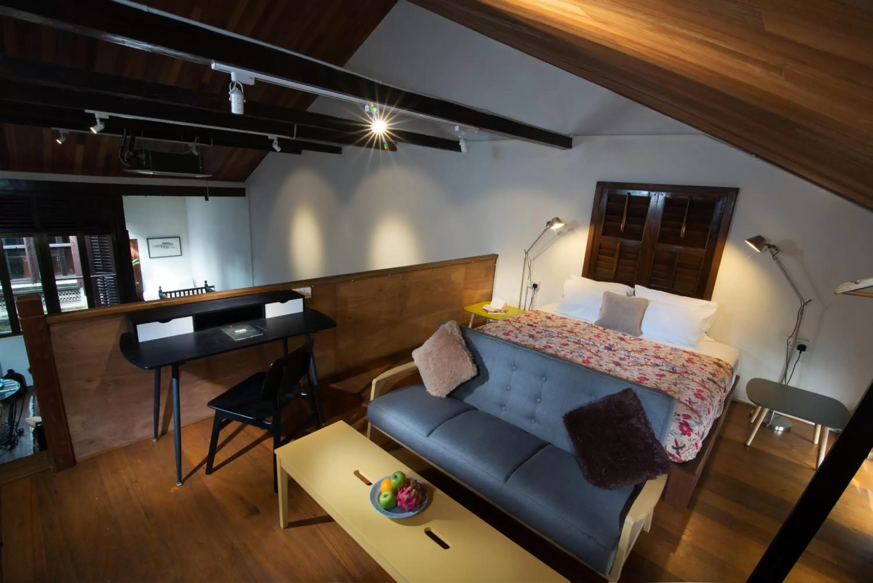 Bedroom, Seating Area in Muntri Mews