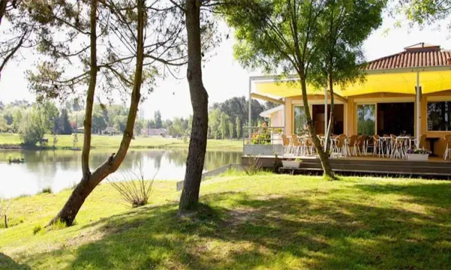 Restaurant/places to eat in EcoLodges Les Carrelets - Golf des Graves et du Sauternais