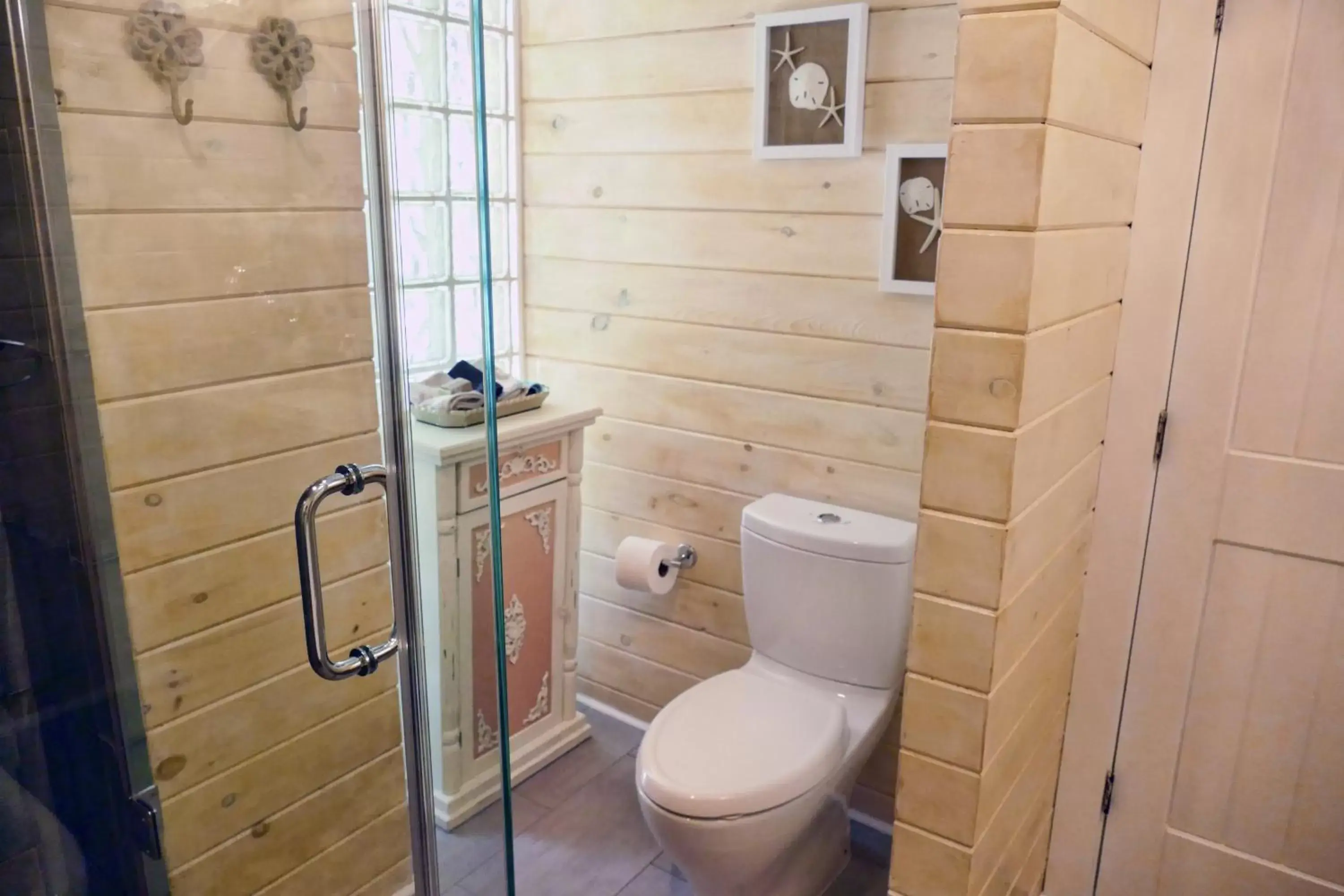 Toilet, Bathroom in Beachview Inn and Spa