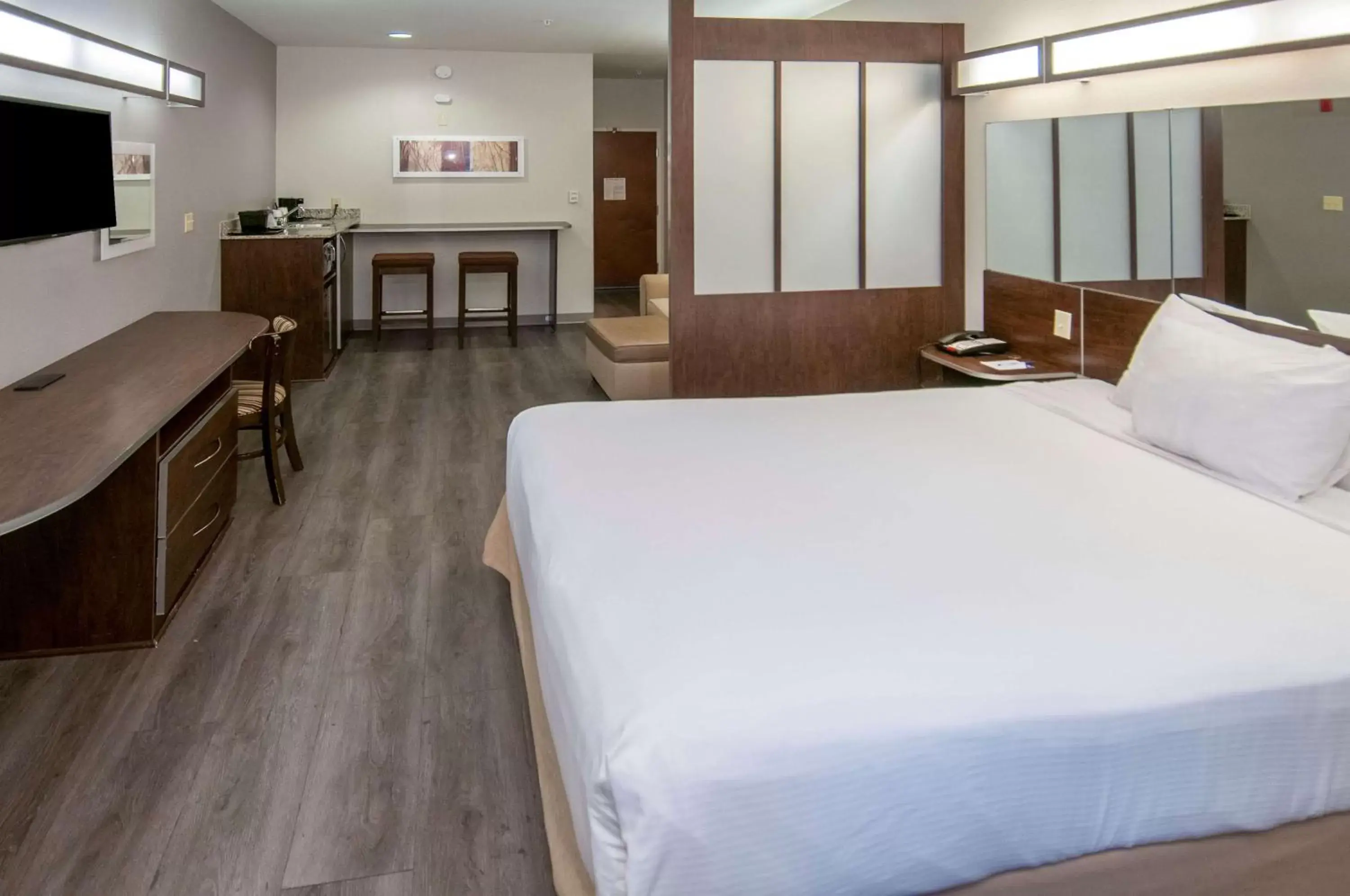 Photo of the whole room, Bed in Microtel Inn & Suites by Wyndham Pearl River/Slidell Photo of the whole room, Bed in Microtel Inn & Suites by Wyndham Pearl River/Slidell