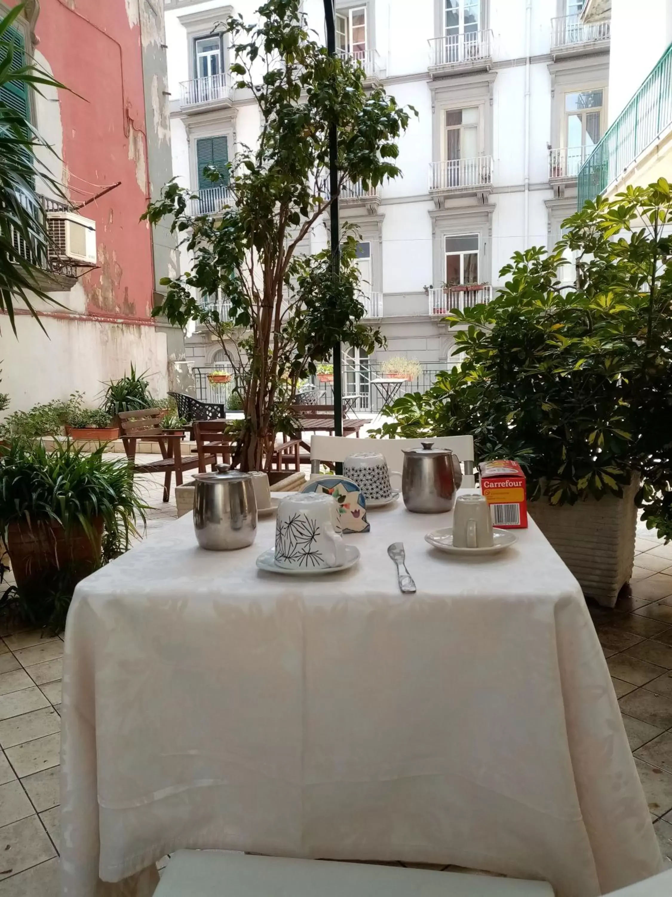 Restaurant/Places to Eat in B&B Sansevero Naples