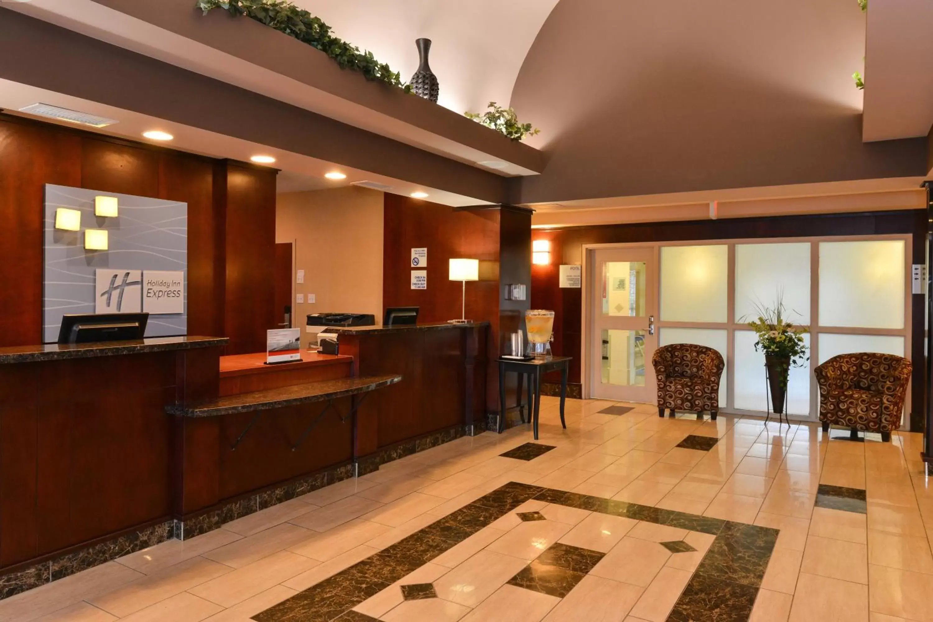Lobby or reception, Lobby/Reception in Holiday Inn Express Edmonton North, an IHG Hotel