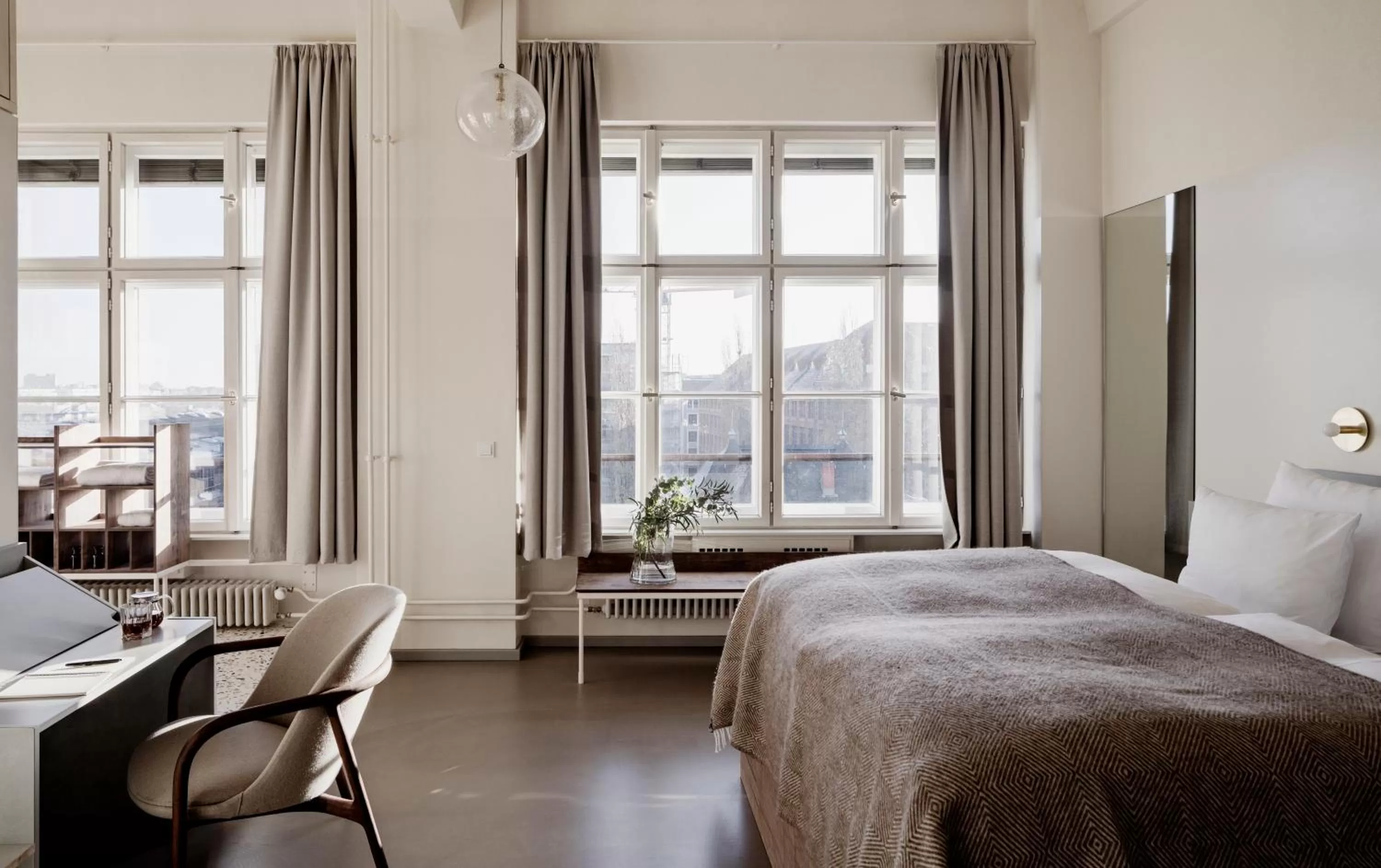 City view, Bed in Michelberger Hotel