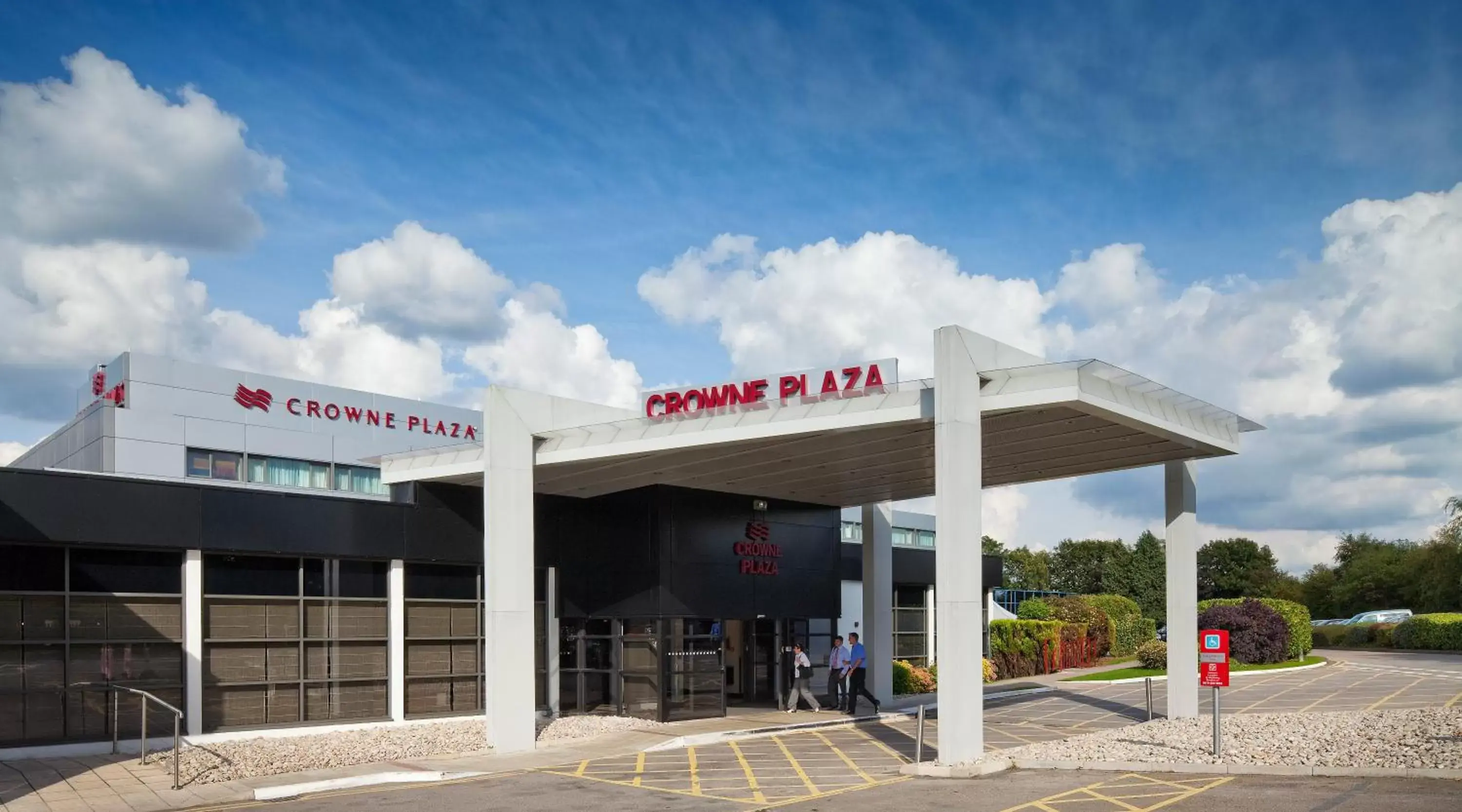 Property building in Crowne Plaza Manchester Airport