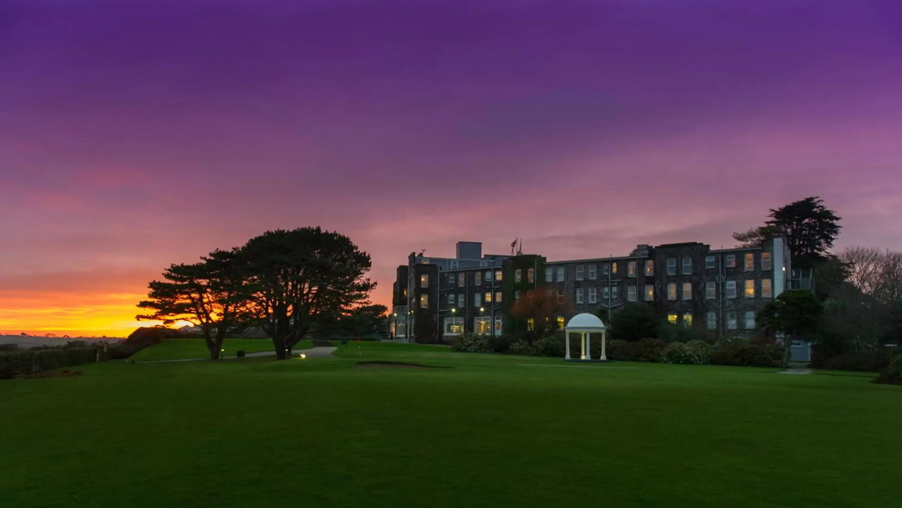 Facade/entrance in The Carlyon Bay Hotel and Spa Facade/entrance in The Carlyon Bay Hotel and Spa