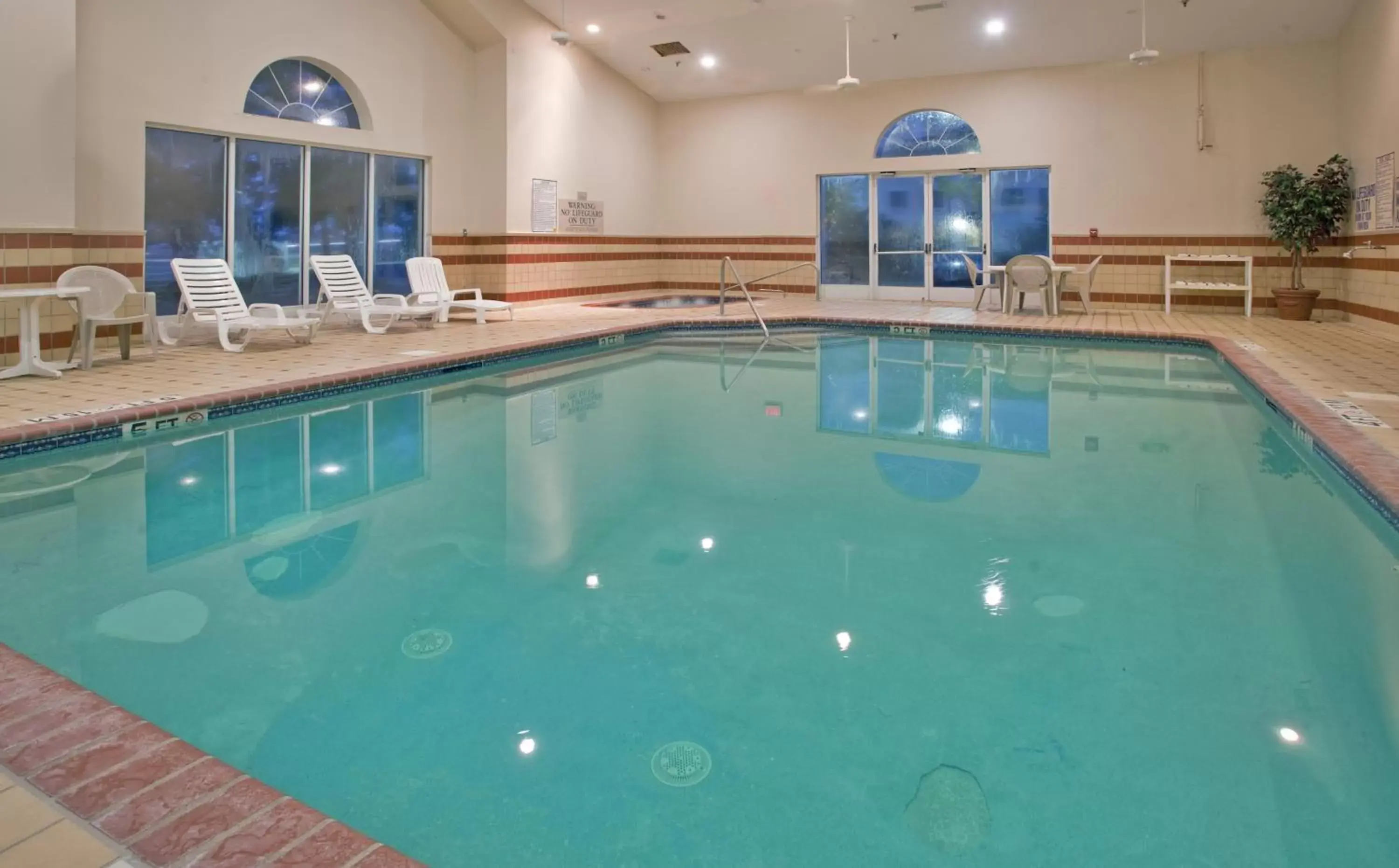 Swimming Pool in Country Inn & Suites by Radisson, Columbia, SC