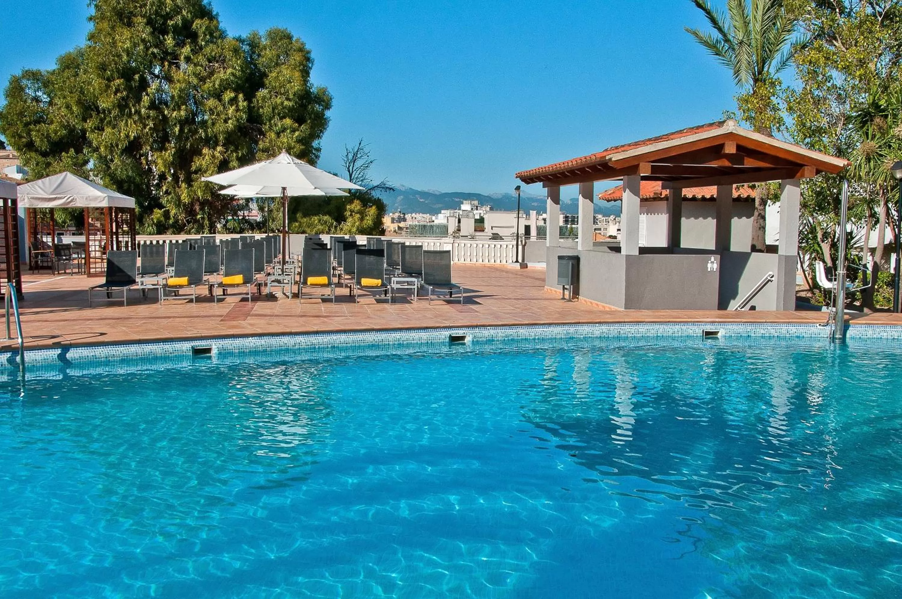 Swimming pool in BQ Augusta Hotel