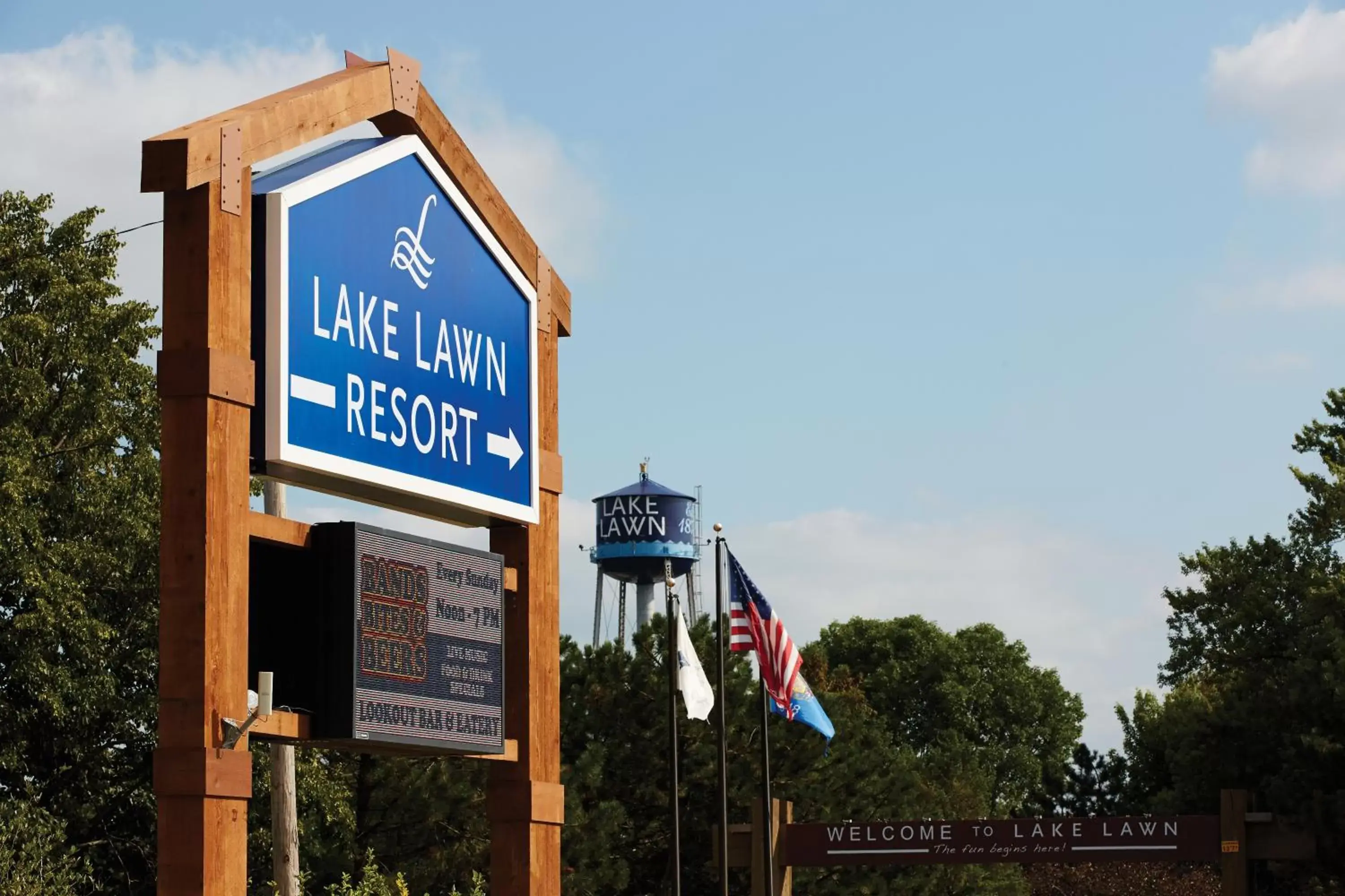 Facade/entrance in Lake Lawn Resort