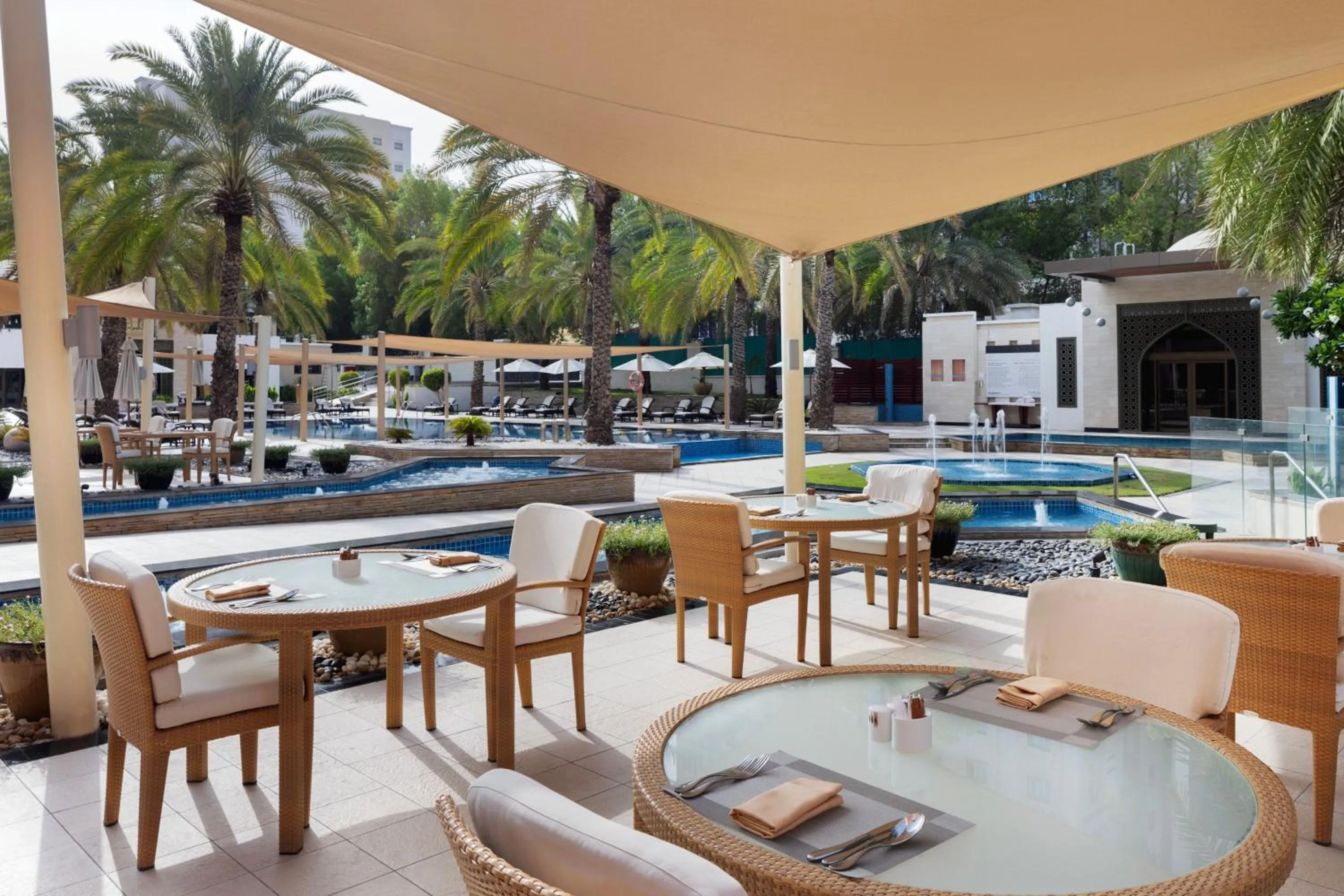 Restaurant/places to eat in Sheraton Oman Hotel