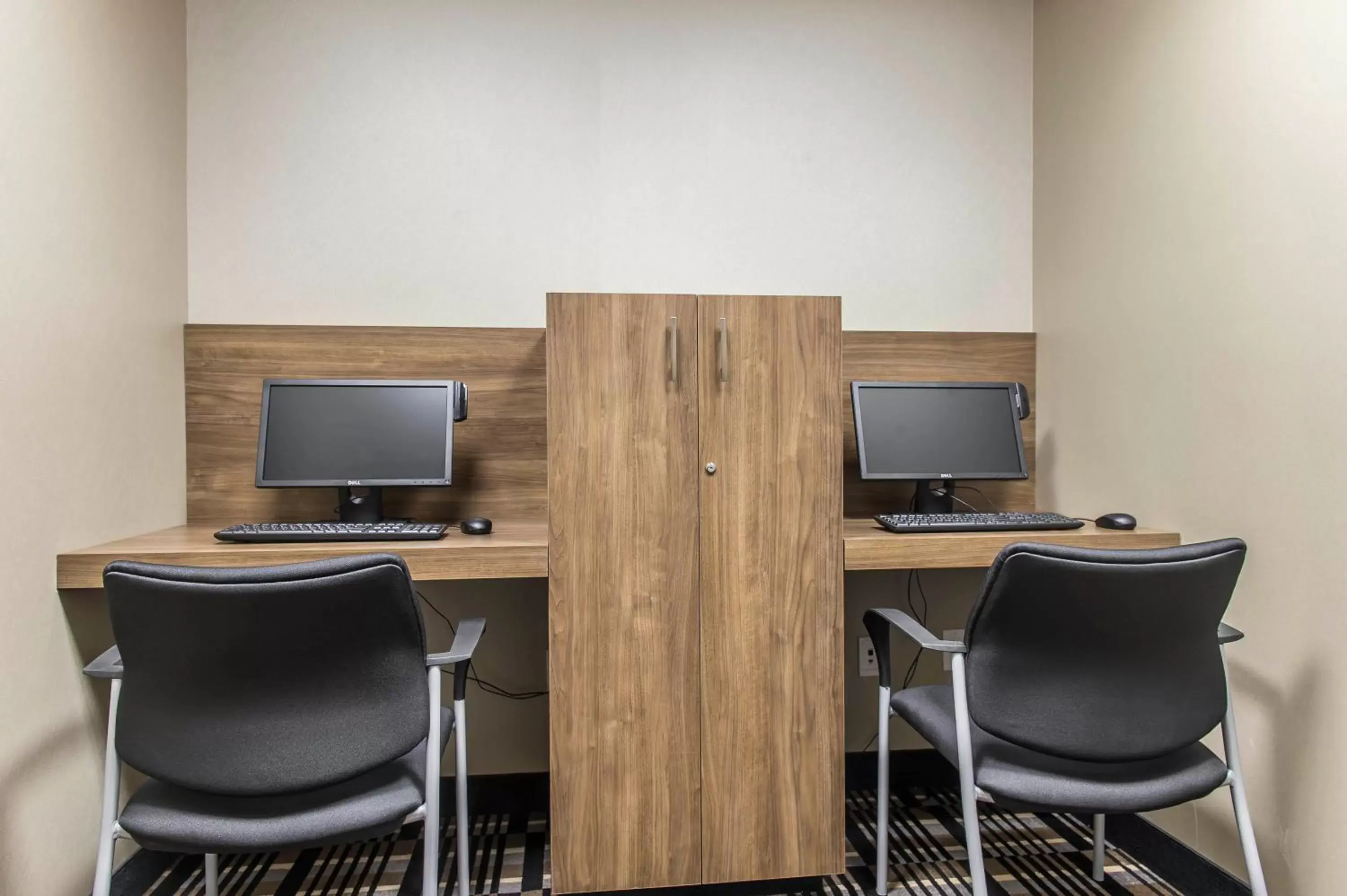 Business facilities, Business Area/Conference Room in Quality Inn & Suites Kingston