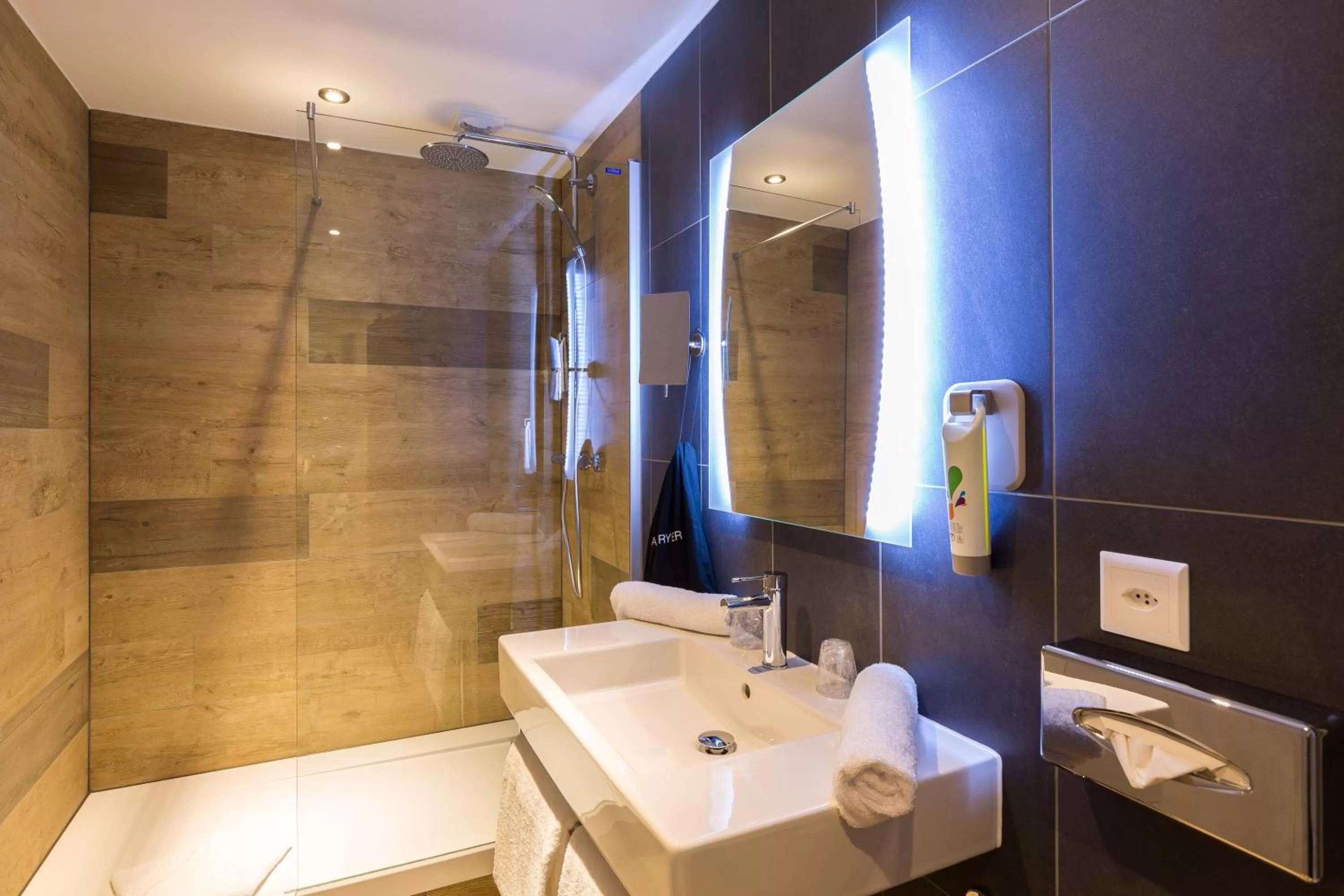 Bathroom in ibis Styles Geneve Palexpo Aeroport