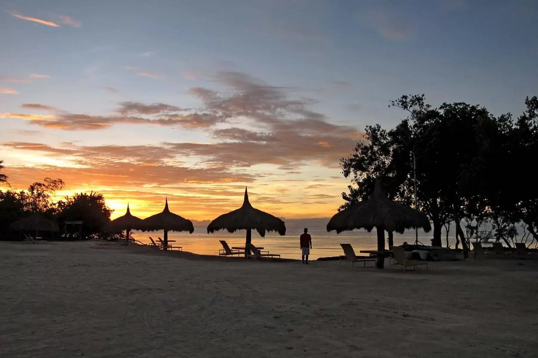 Beach in Bluewater Panglao Resort