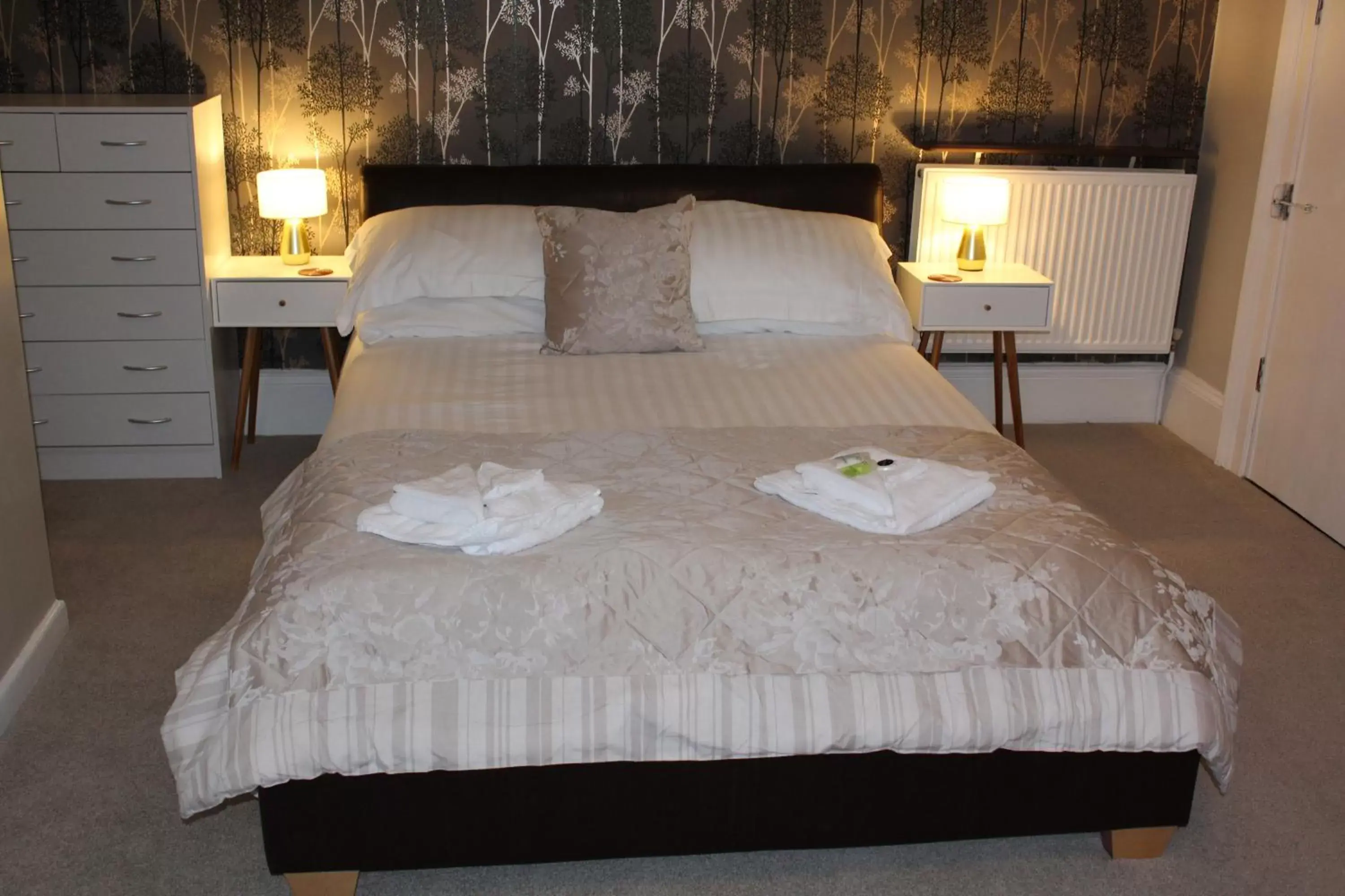 Bed in The Darnley Hotel